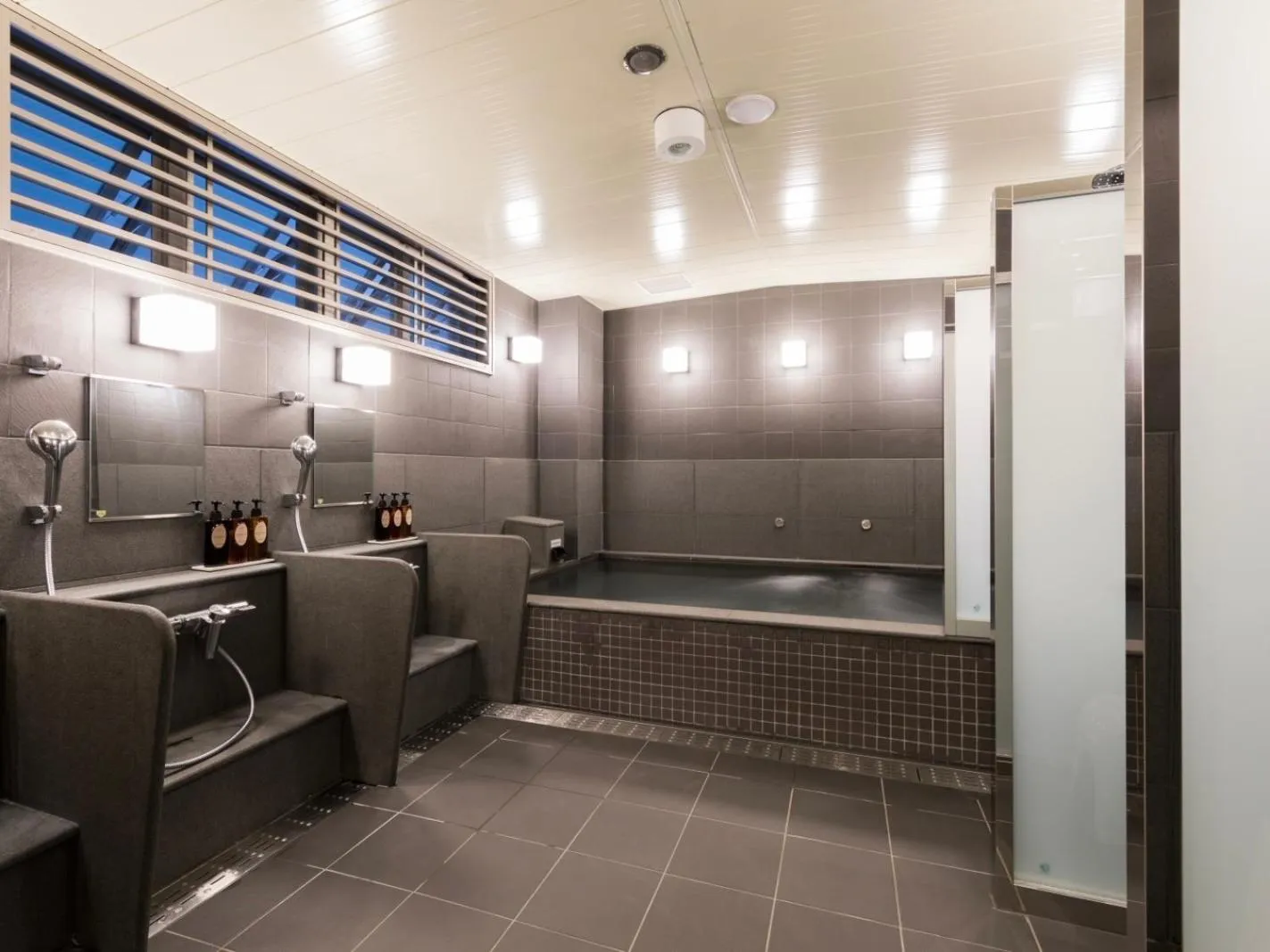 Bathroom in Glansit Akihabara