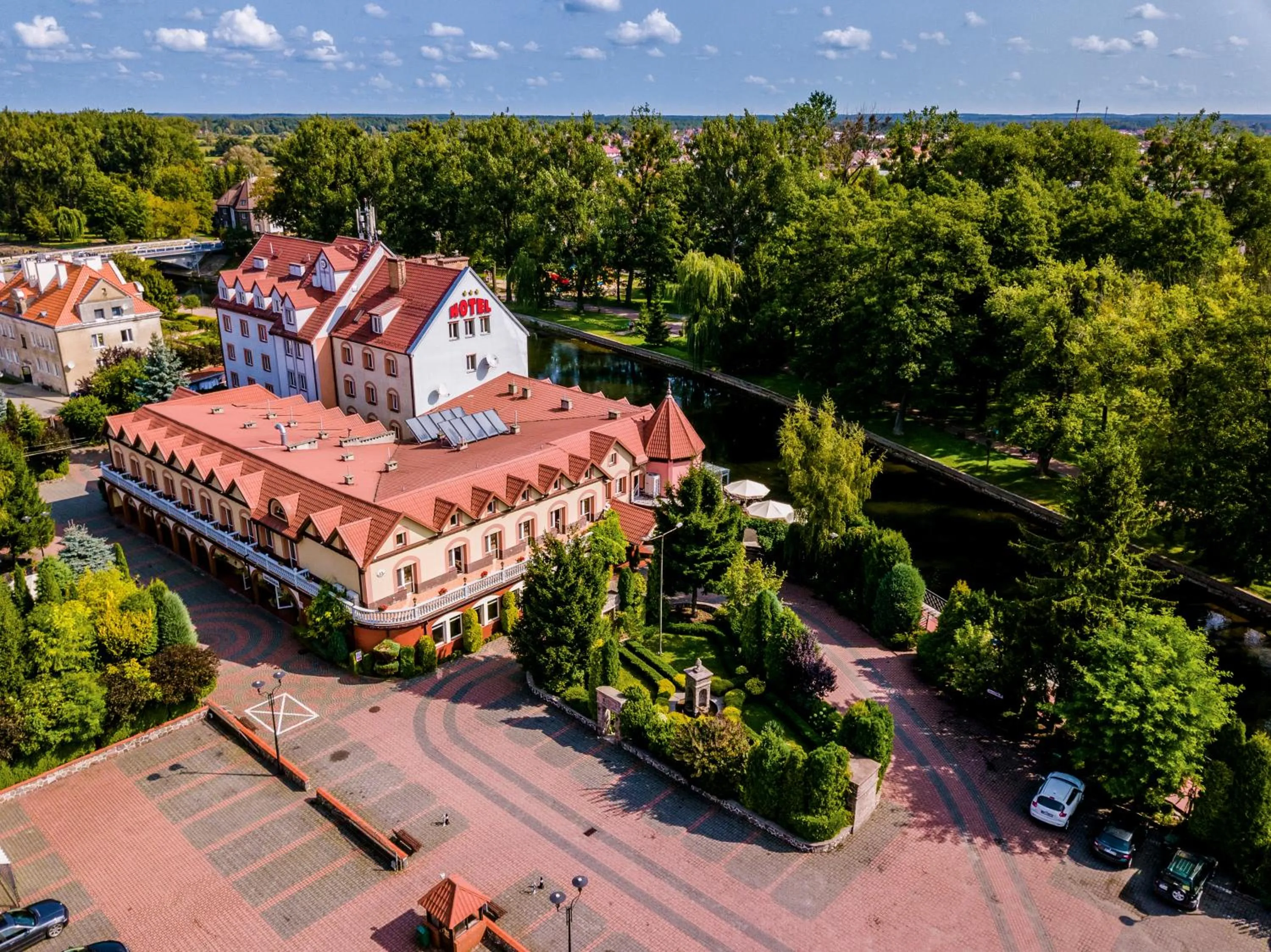 Property building in Hotel Nad Pisą