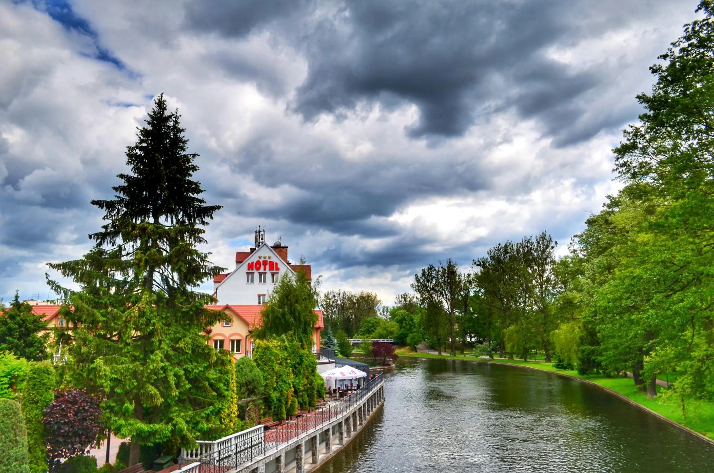River view in Hotel Nad Pisą
