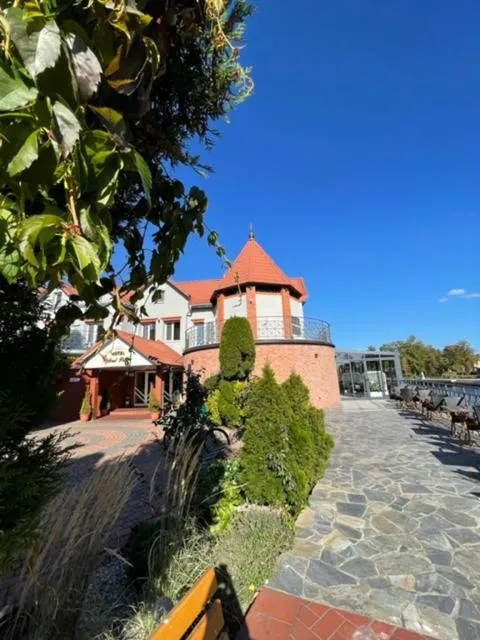 Property building in Hotel Nad Pisą