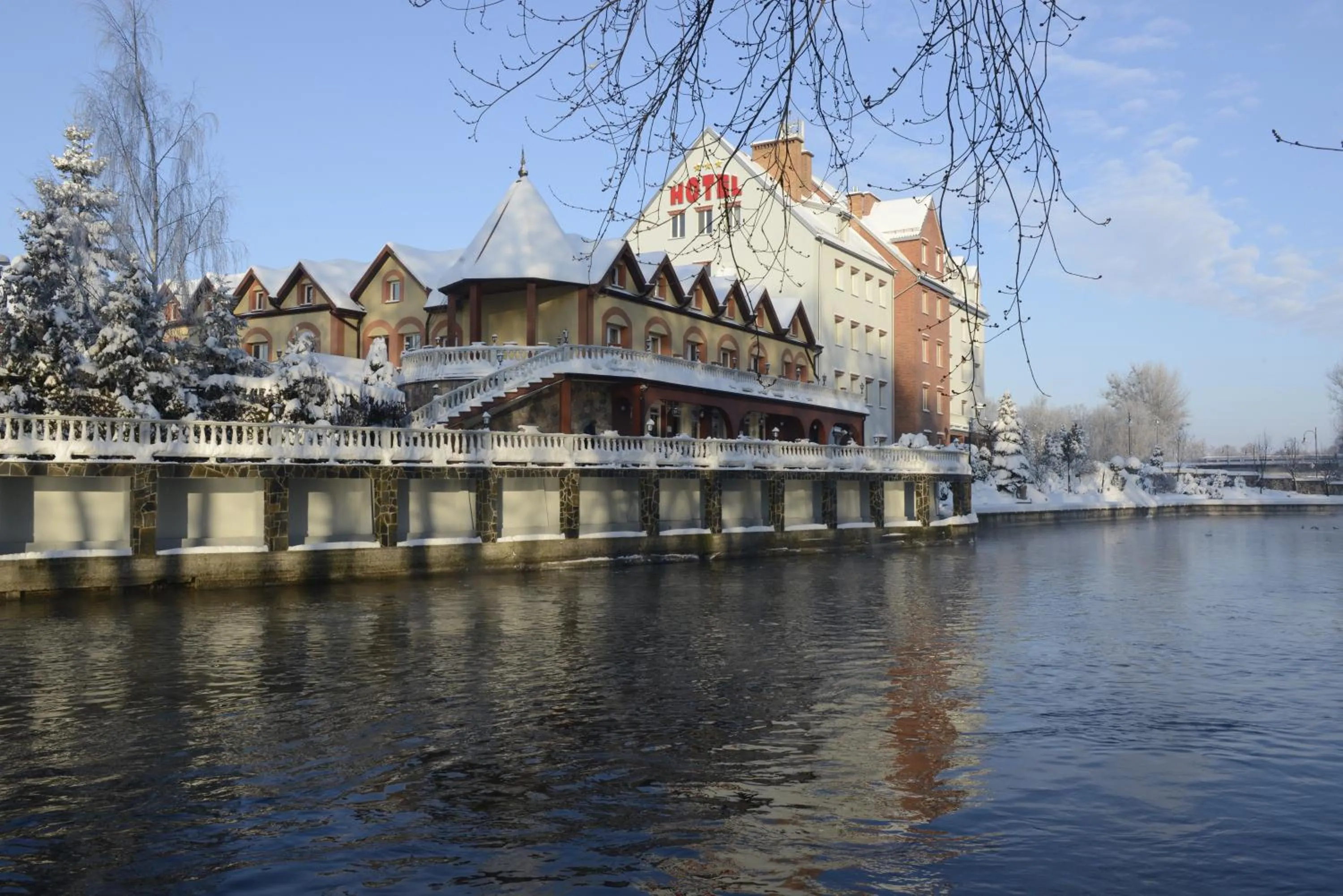 Property building in Hotel Nad Pisą