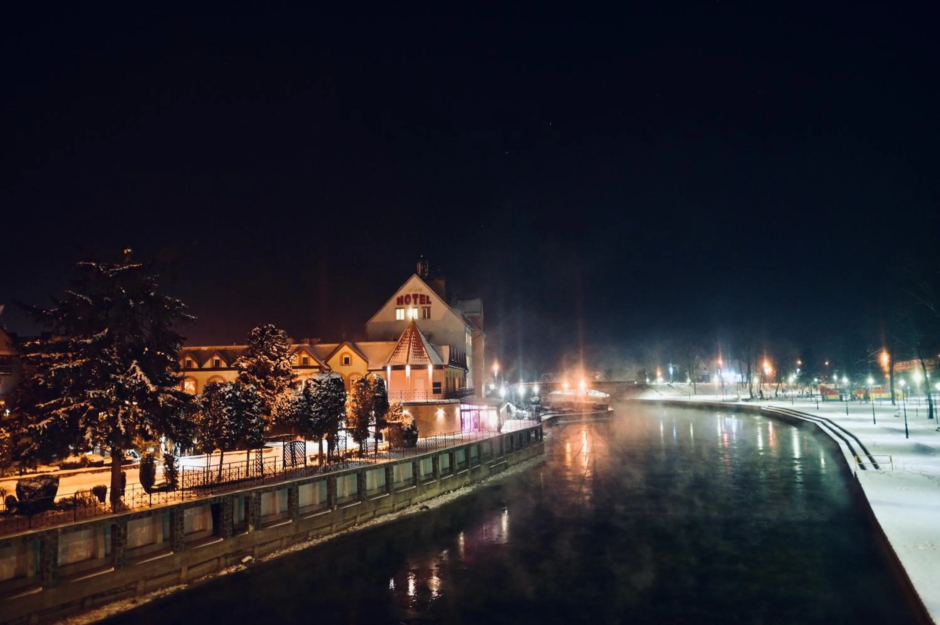 Night in Hotel Nad Pisą