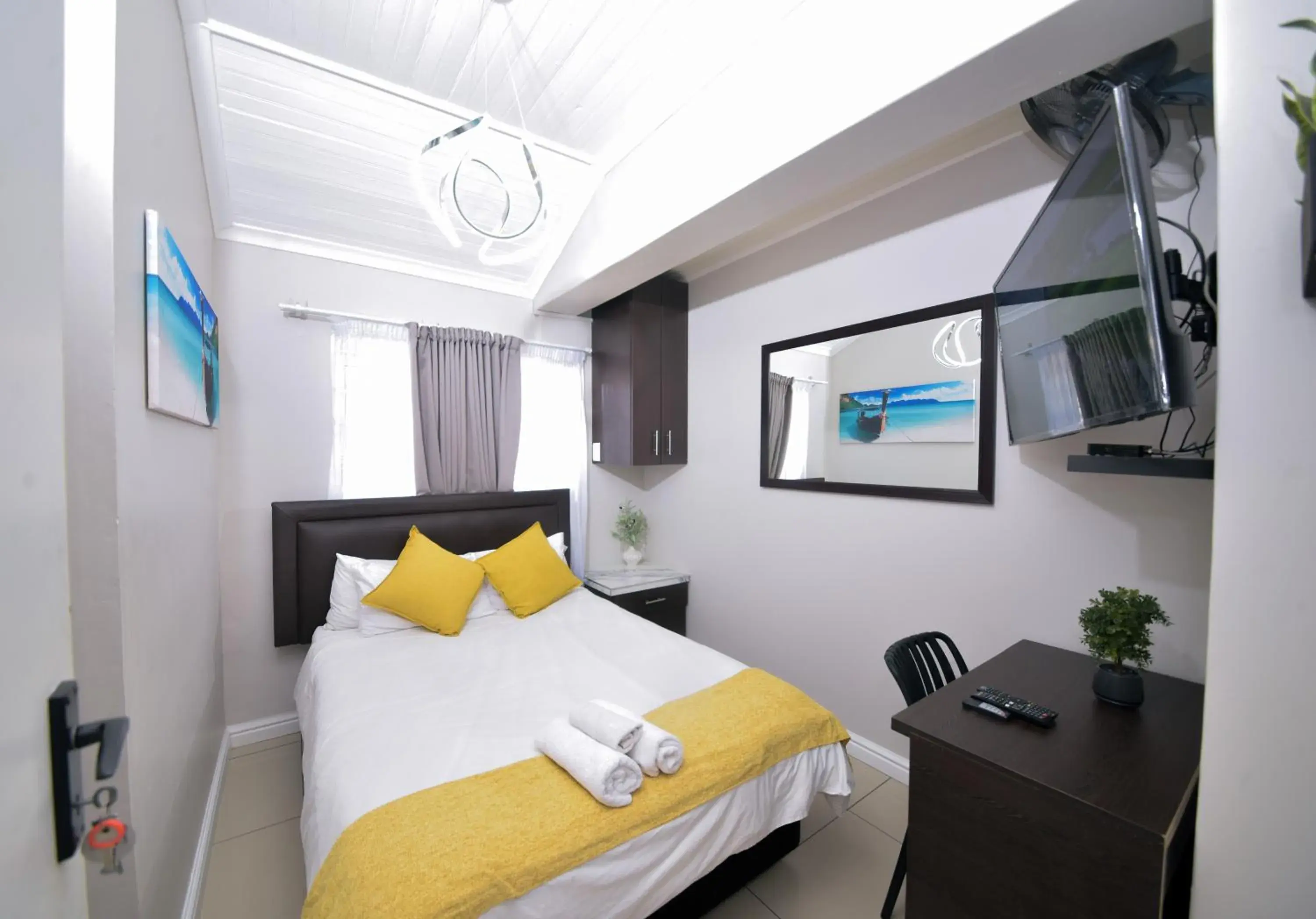 Deluxe Double Room with Shower in Peace Love and Joy Self Catering Units Deluxe Double Room with Shower in Peace Love and Joy Self Catering Units
