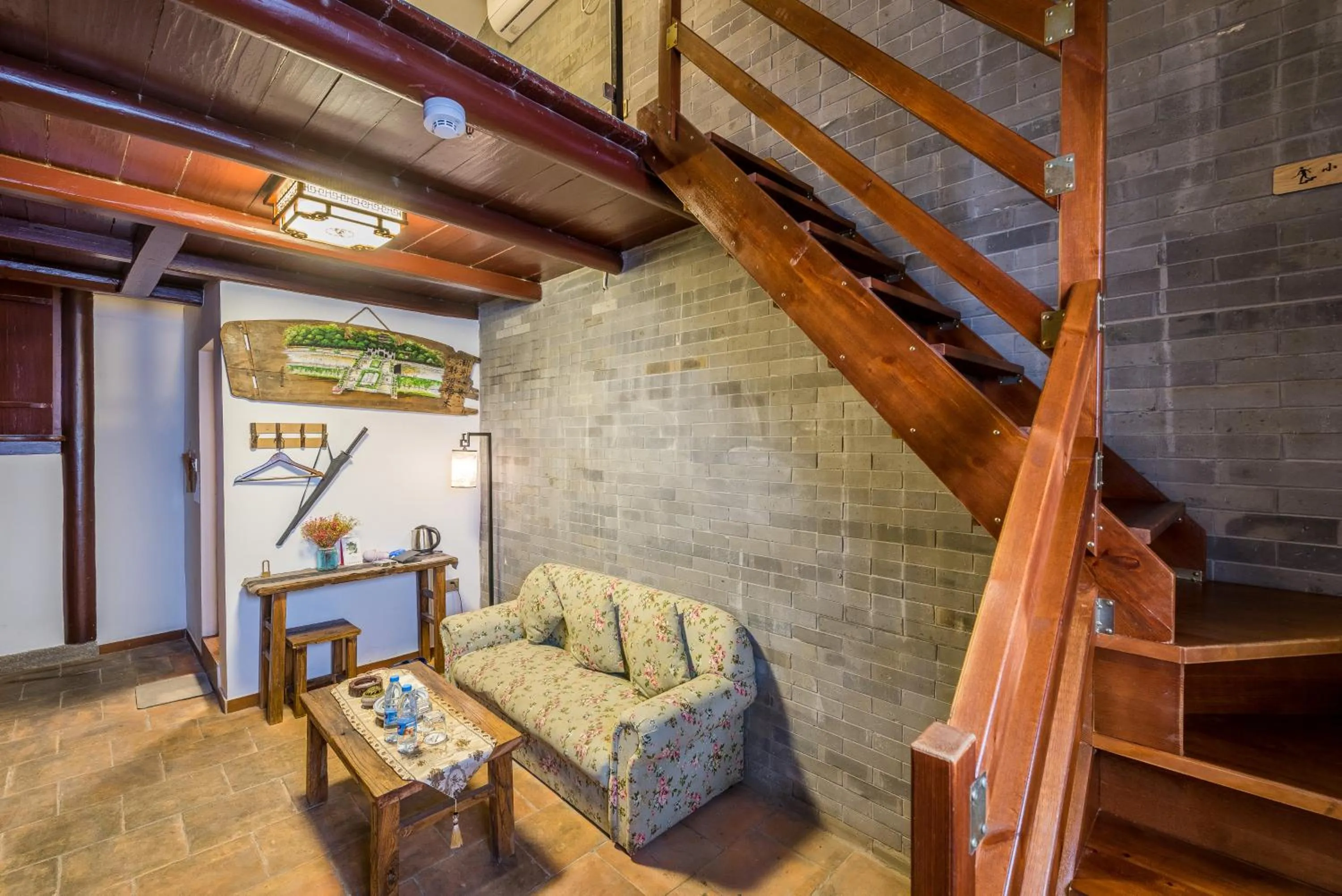 Photo of the whole room in Manju Inn