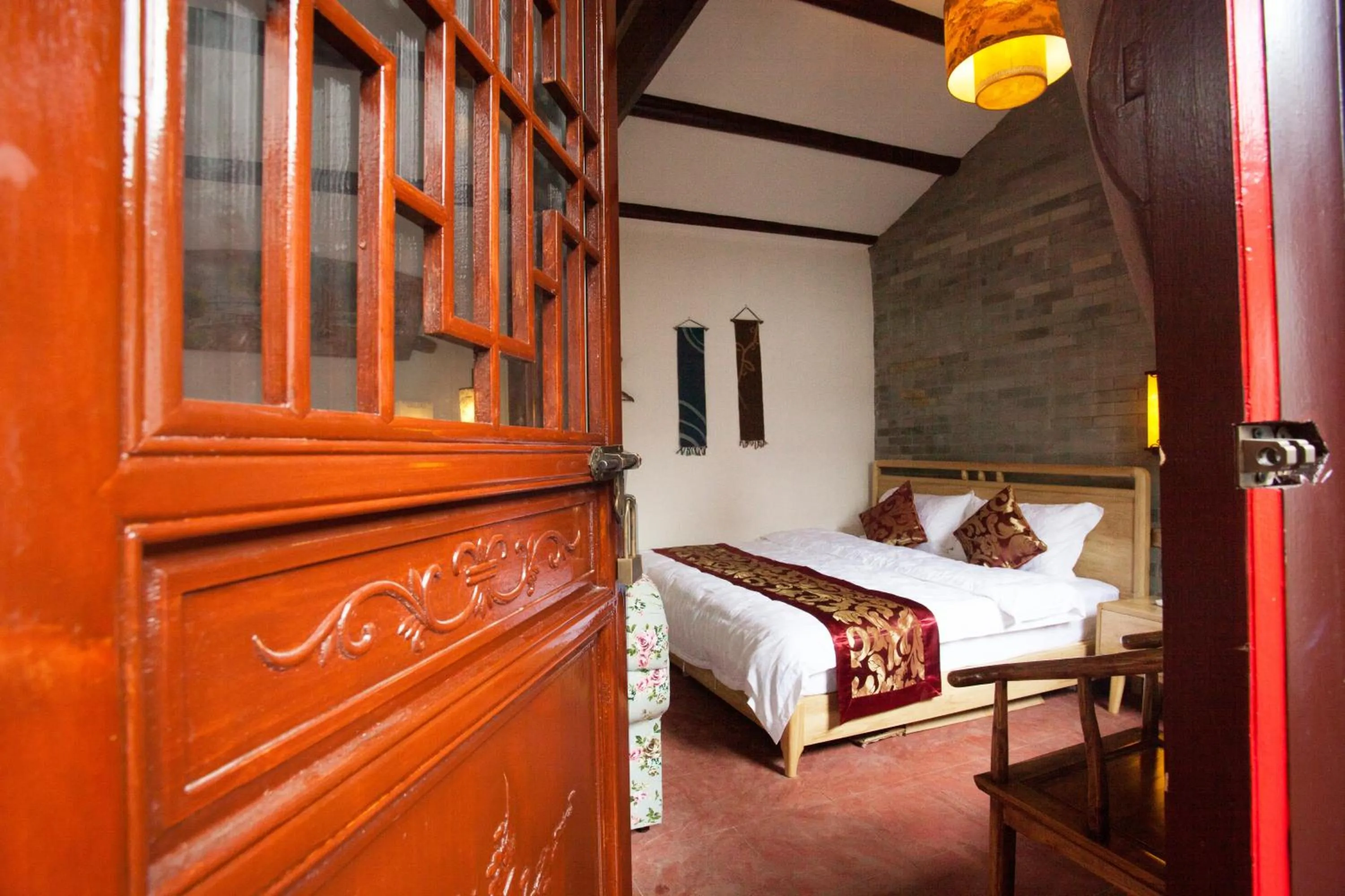 Photo of the whole room, Bed in Manju Inn