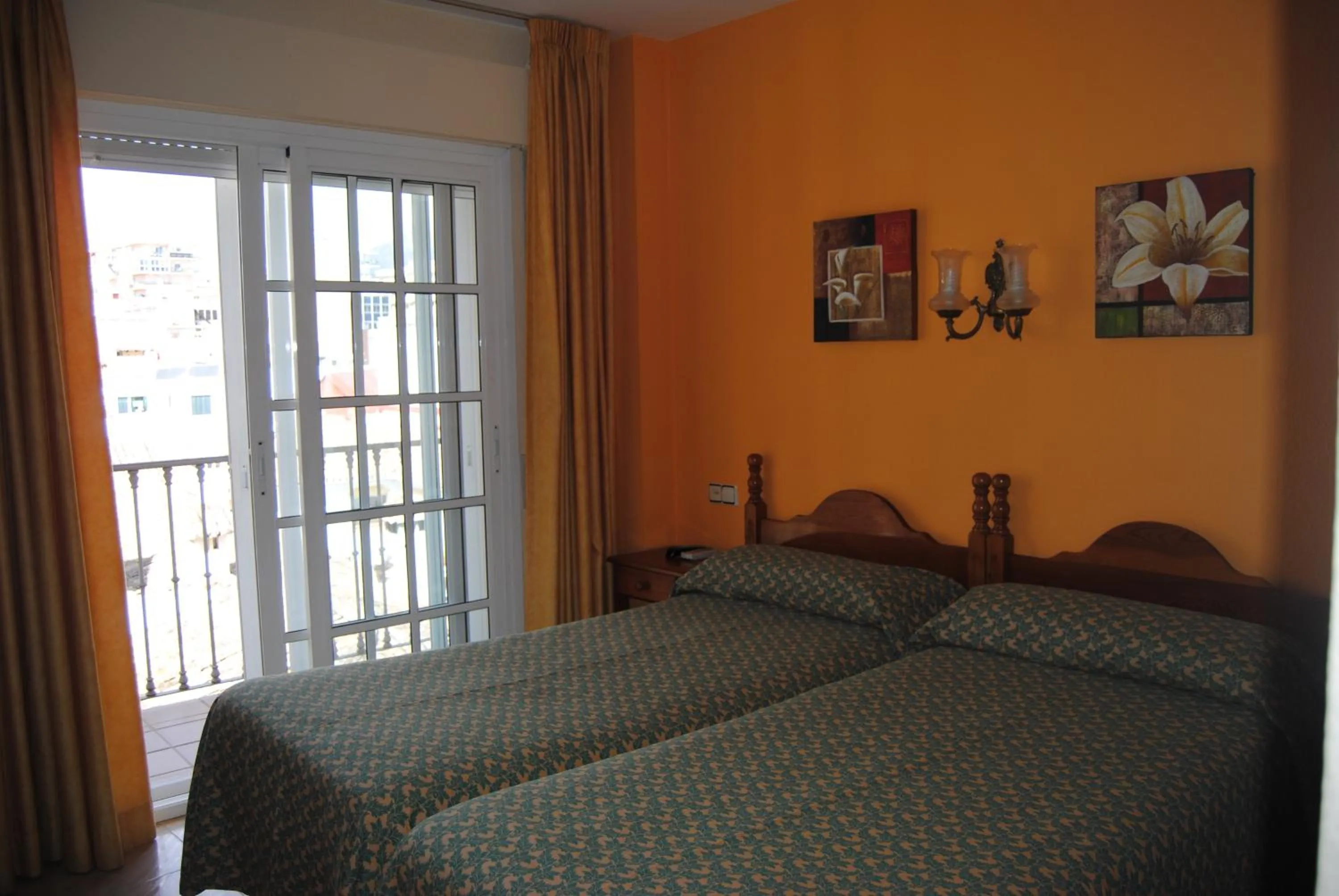 Bed in Hostal Italia