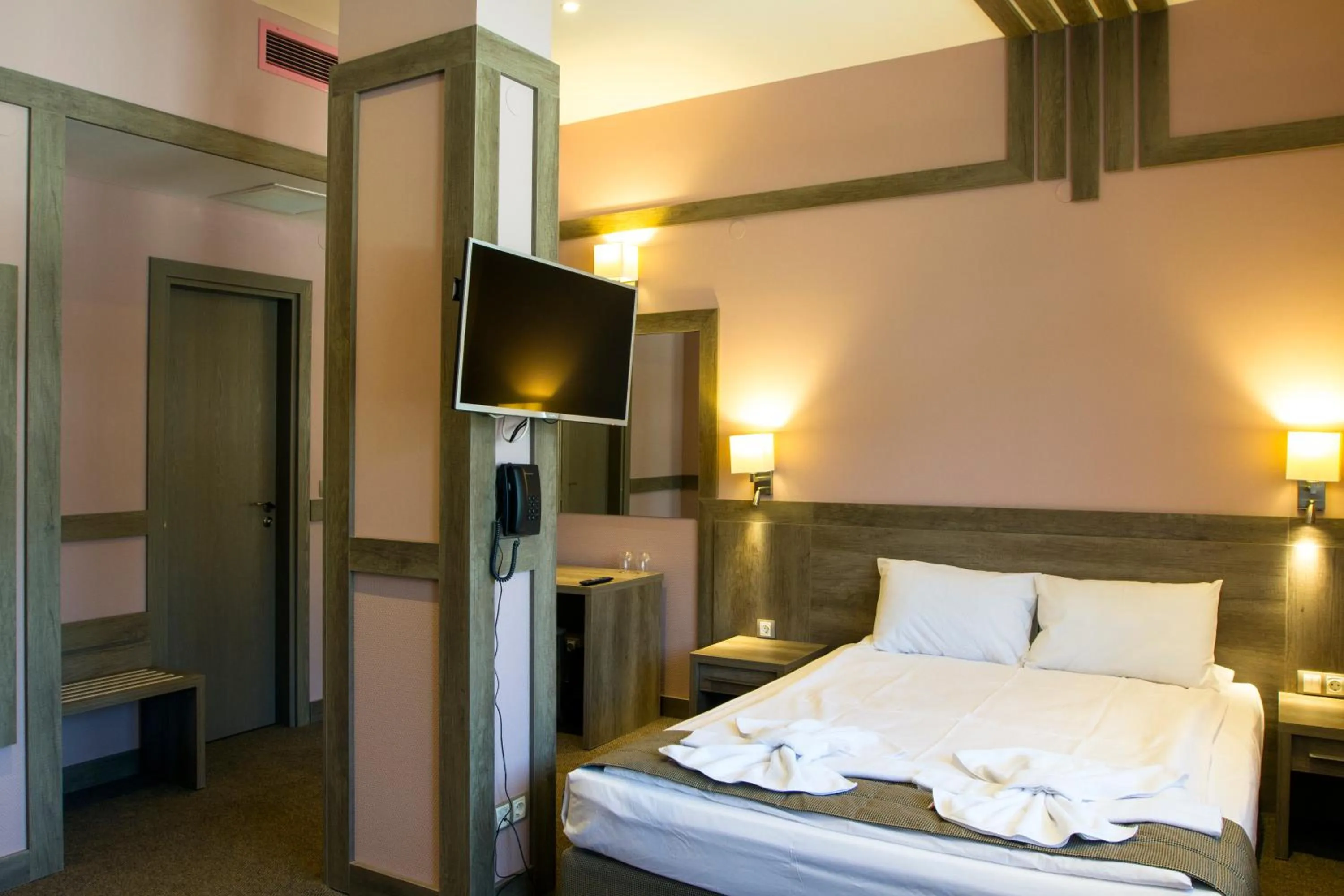 Bed in Hotel Etropolia