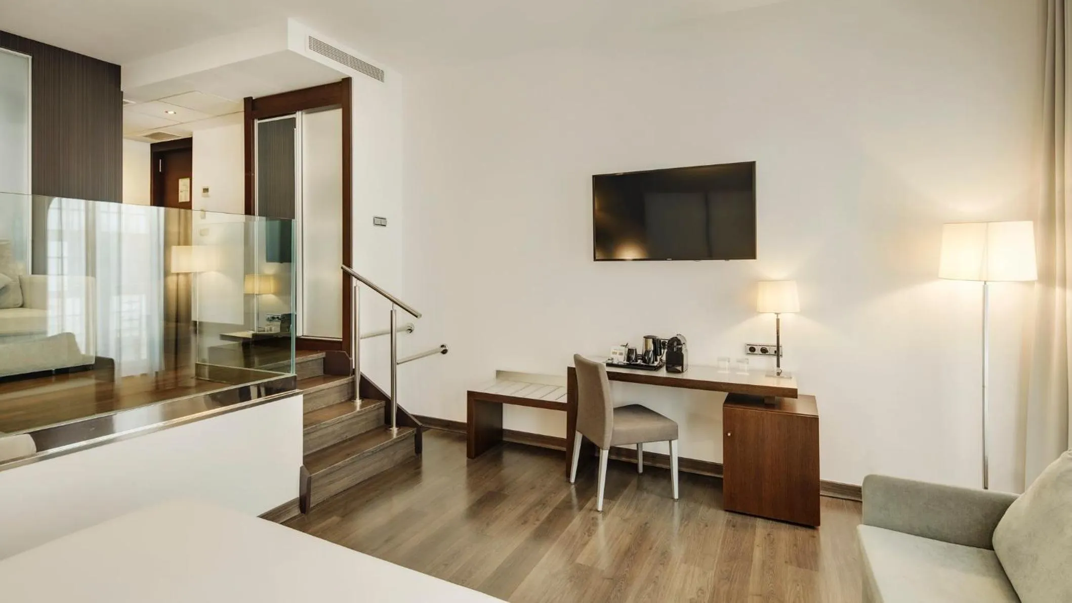 Photo of the whole room, Bed in Sercotel Coliseo