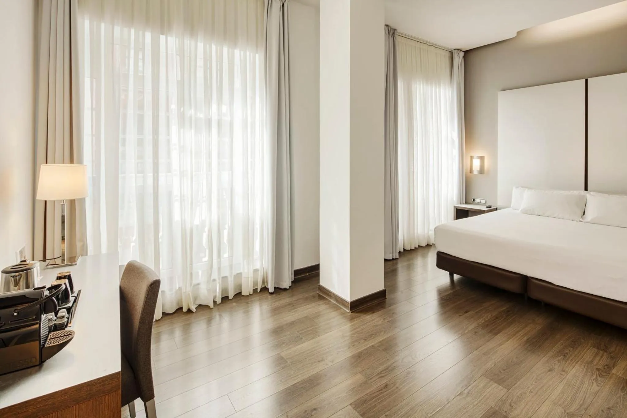 Photo of the whole room, Bed in Sercotel Coliseo