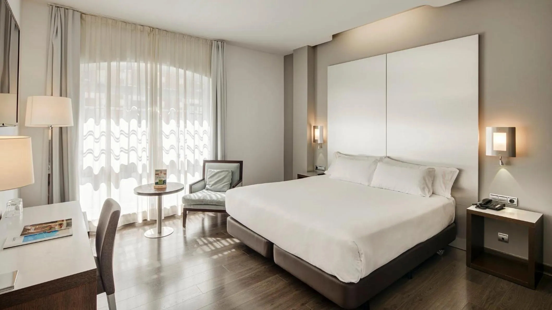 Photo of the whole room, Bed in Sercotel Coliseo