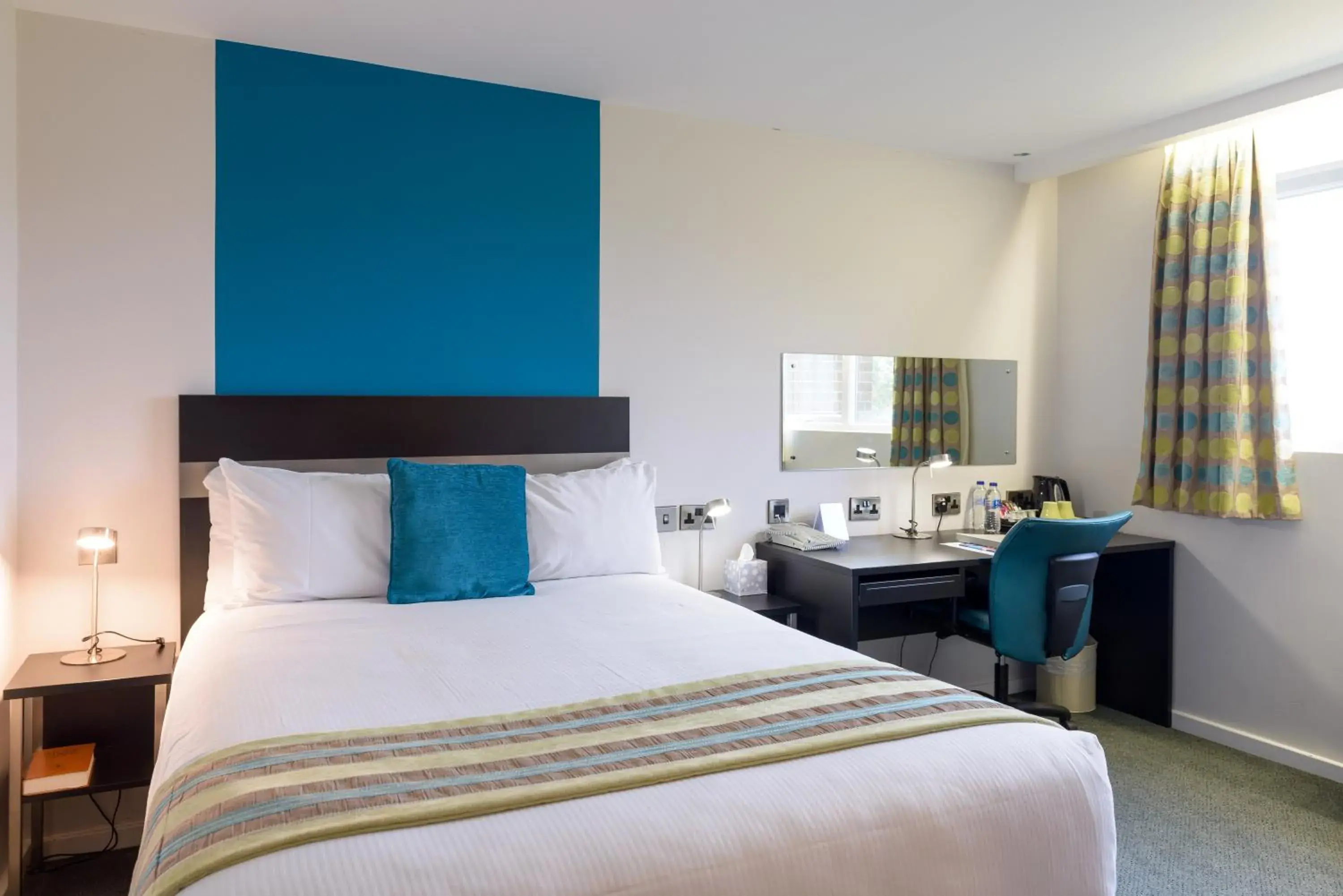 Bedroom, Bed in Cranfield Management Development Centre Bedroom, Bed in Cranfield Management Development Centre