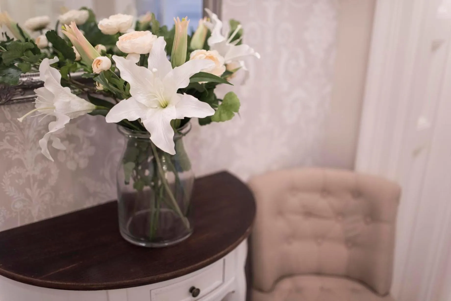 Seating area in Serenity Boutique Budapest