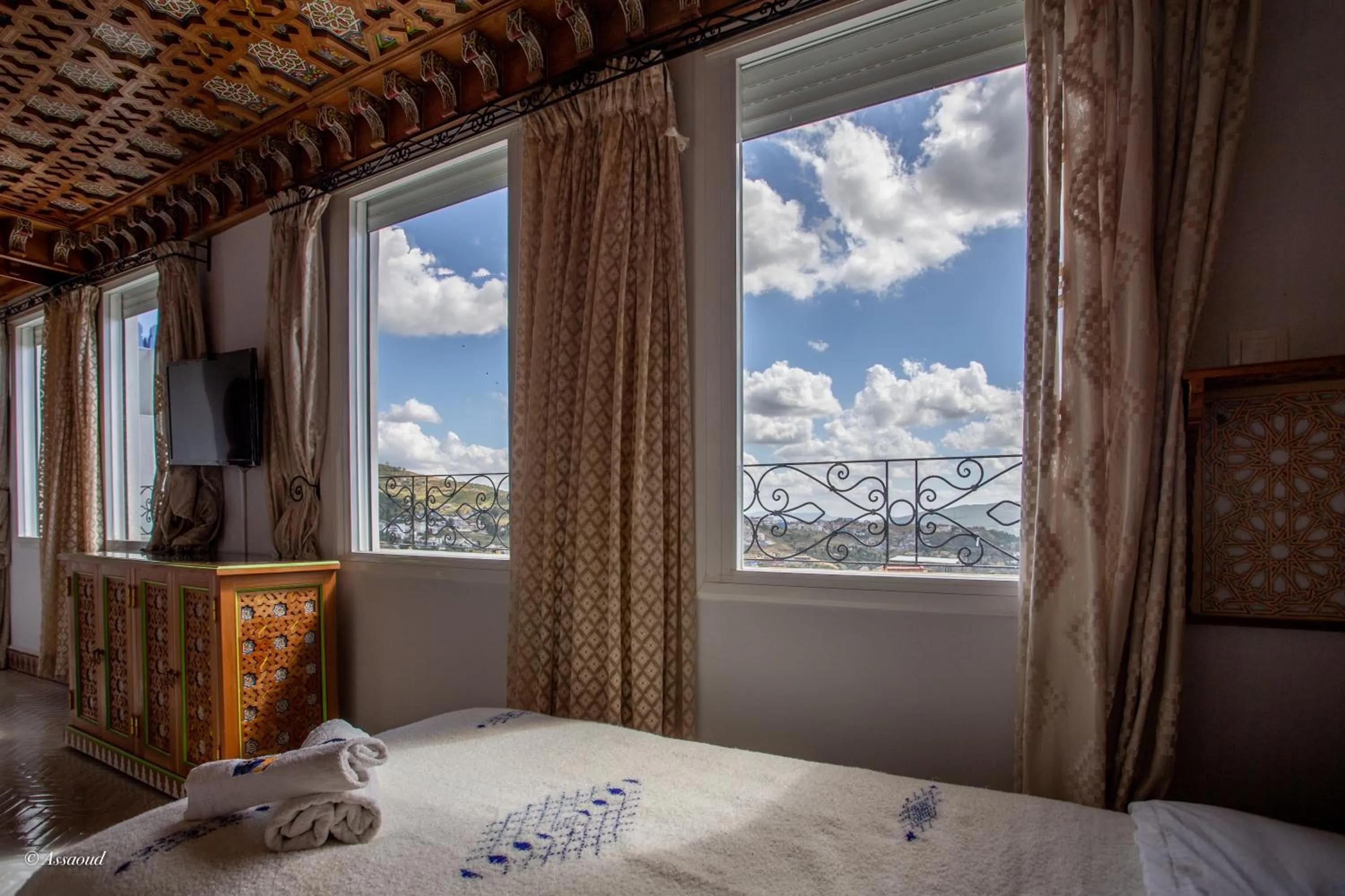 Bed in Hotel Dar Mounir