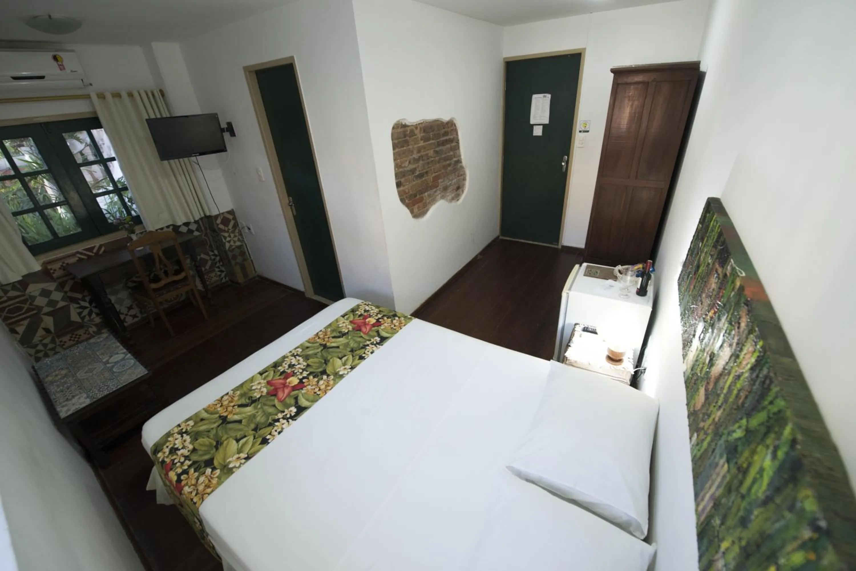 Photo of the whole room, Bed in Pousada dos Quatro Cantos