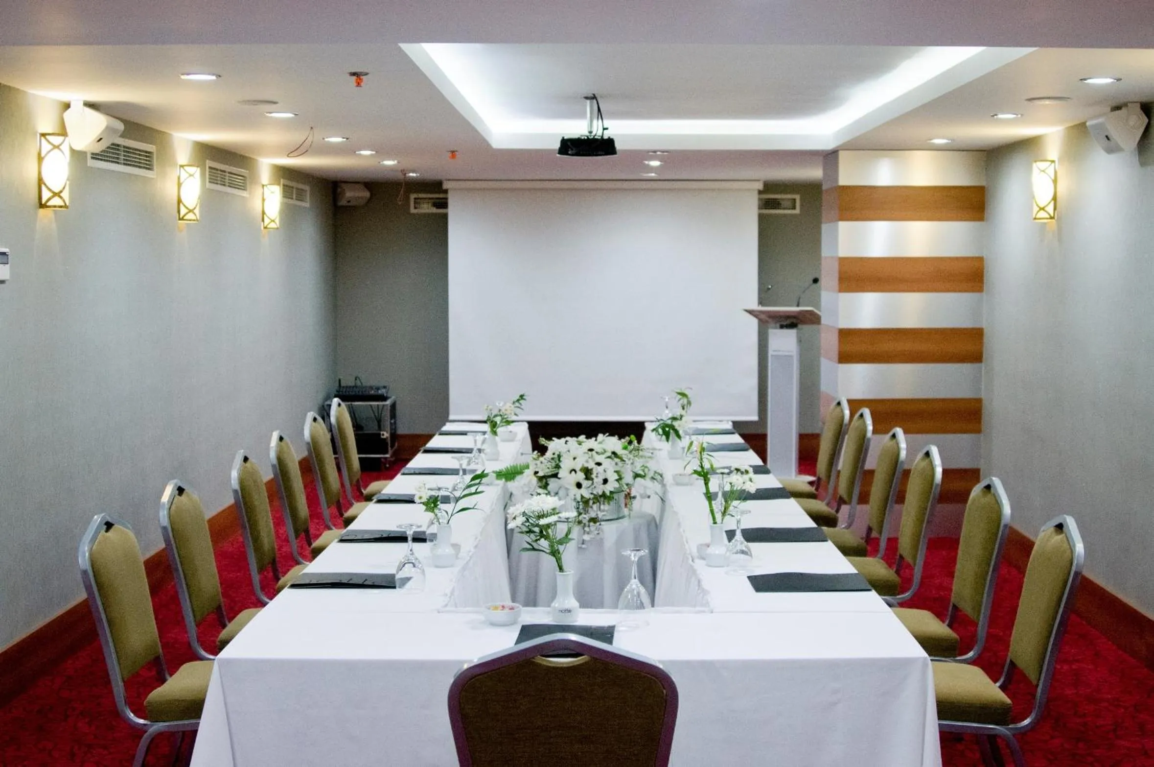 Business facilities in Notte Hotel