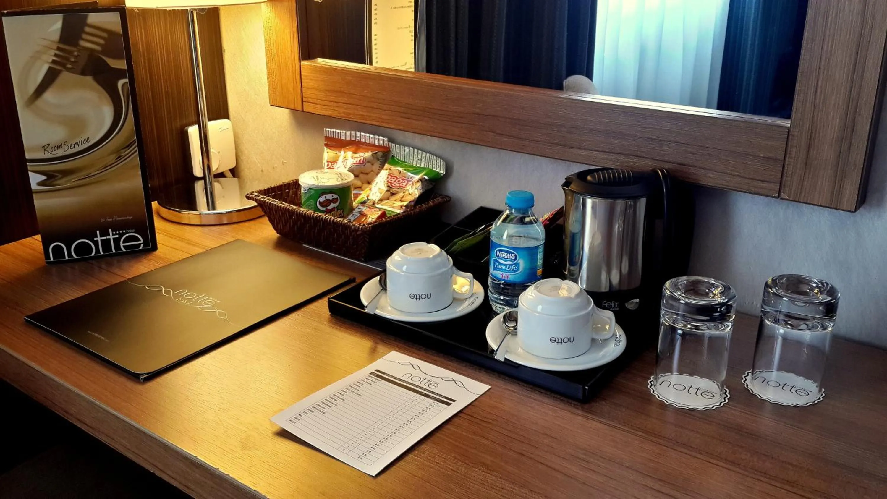 Coffee/tea facilities in Notte Hotel