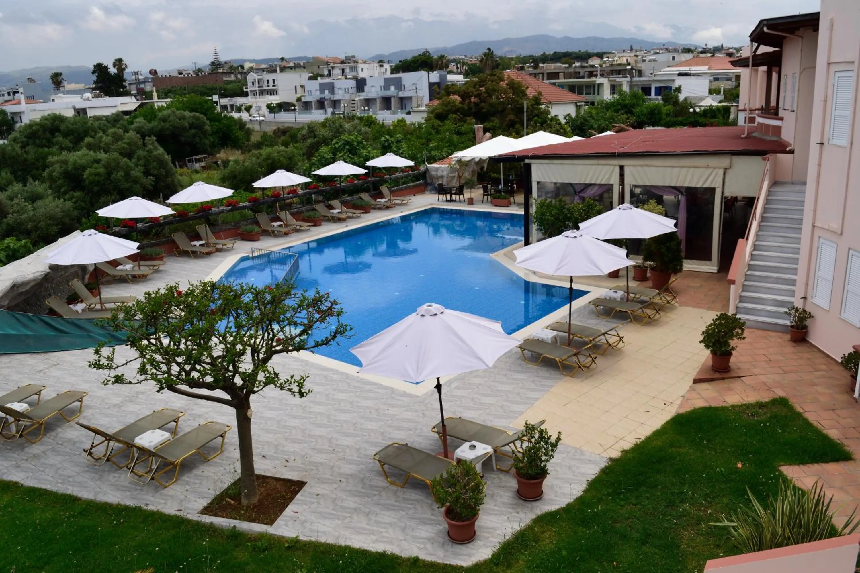 Property building in Jechrina