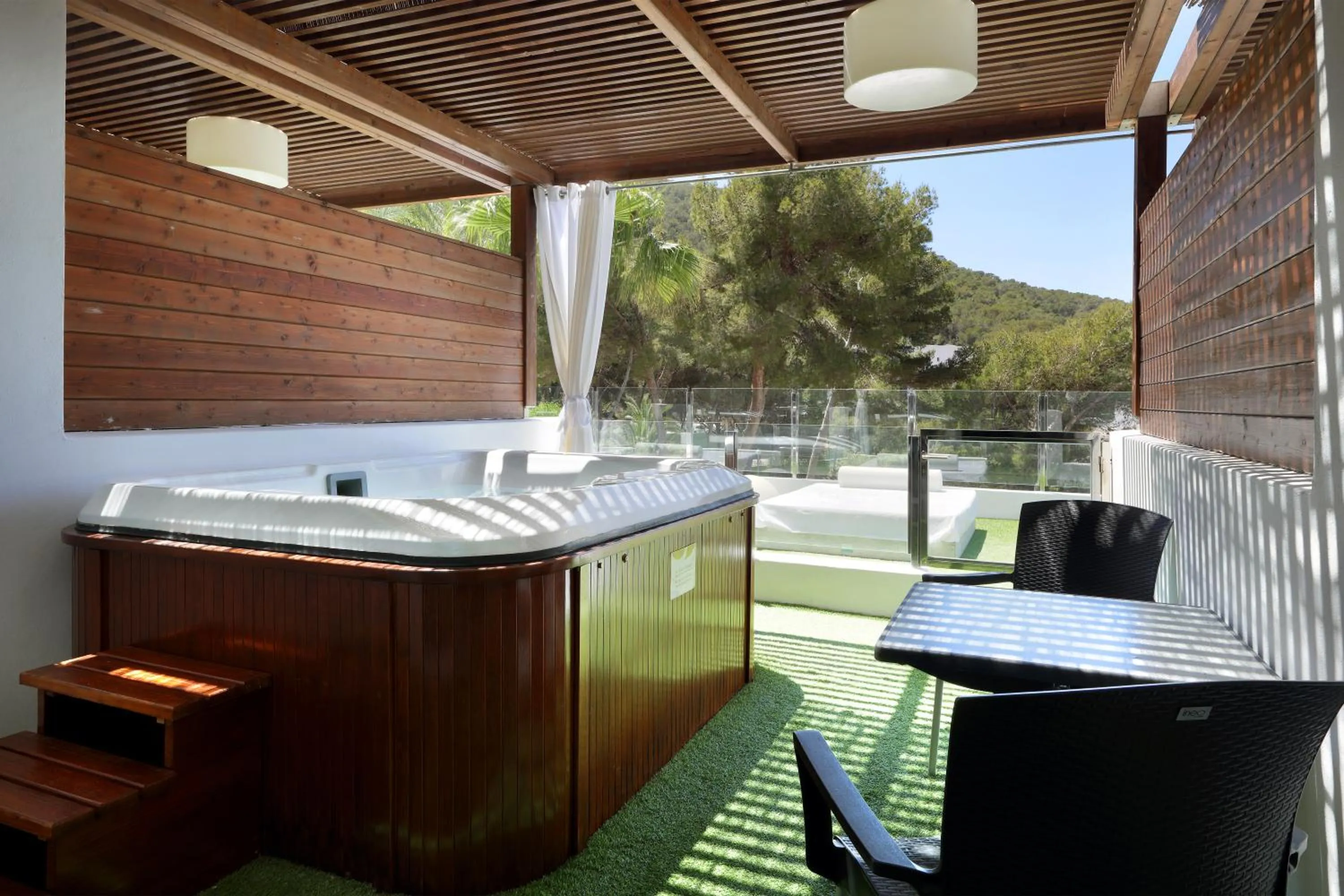 Hot Tub in Palladium Hotel Cala Llonga - Adults Only