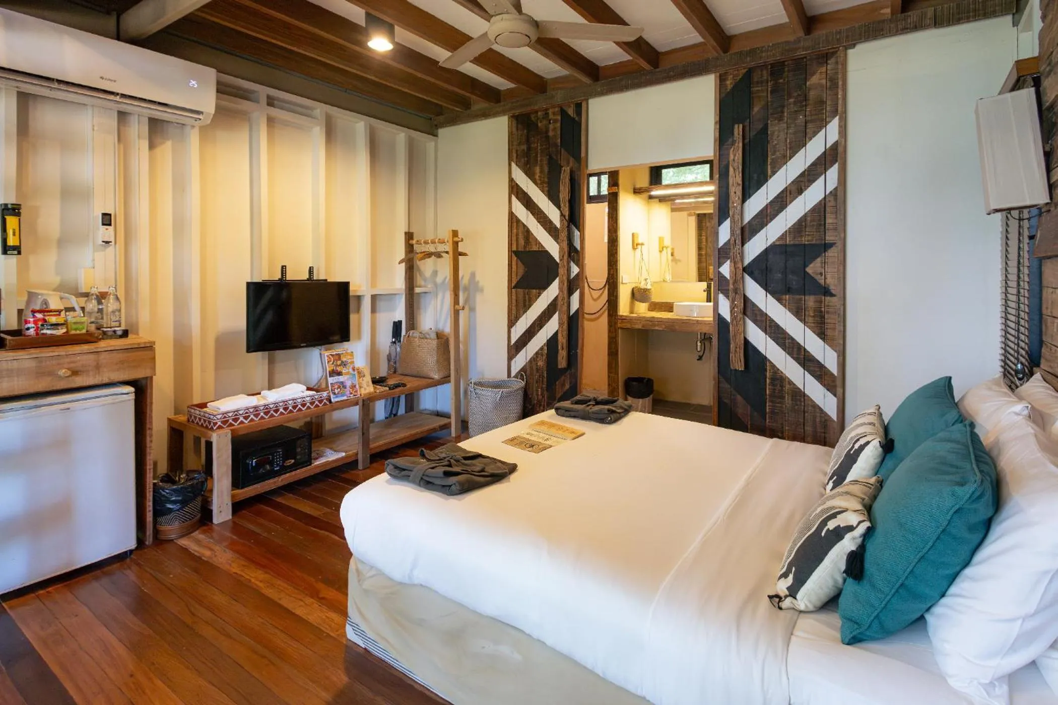 Bed in Tolani Resort Koh Kood