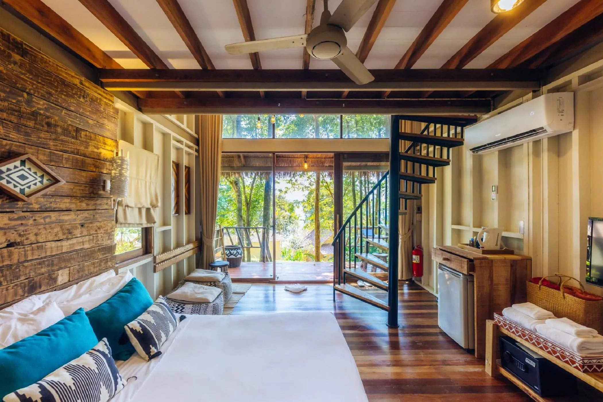 Bed in Tolani Resort Koh Kood