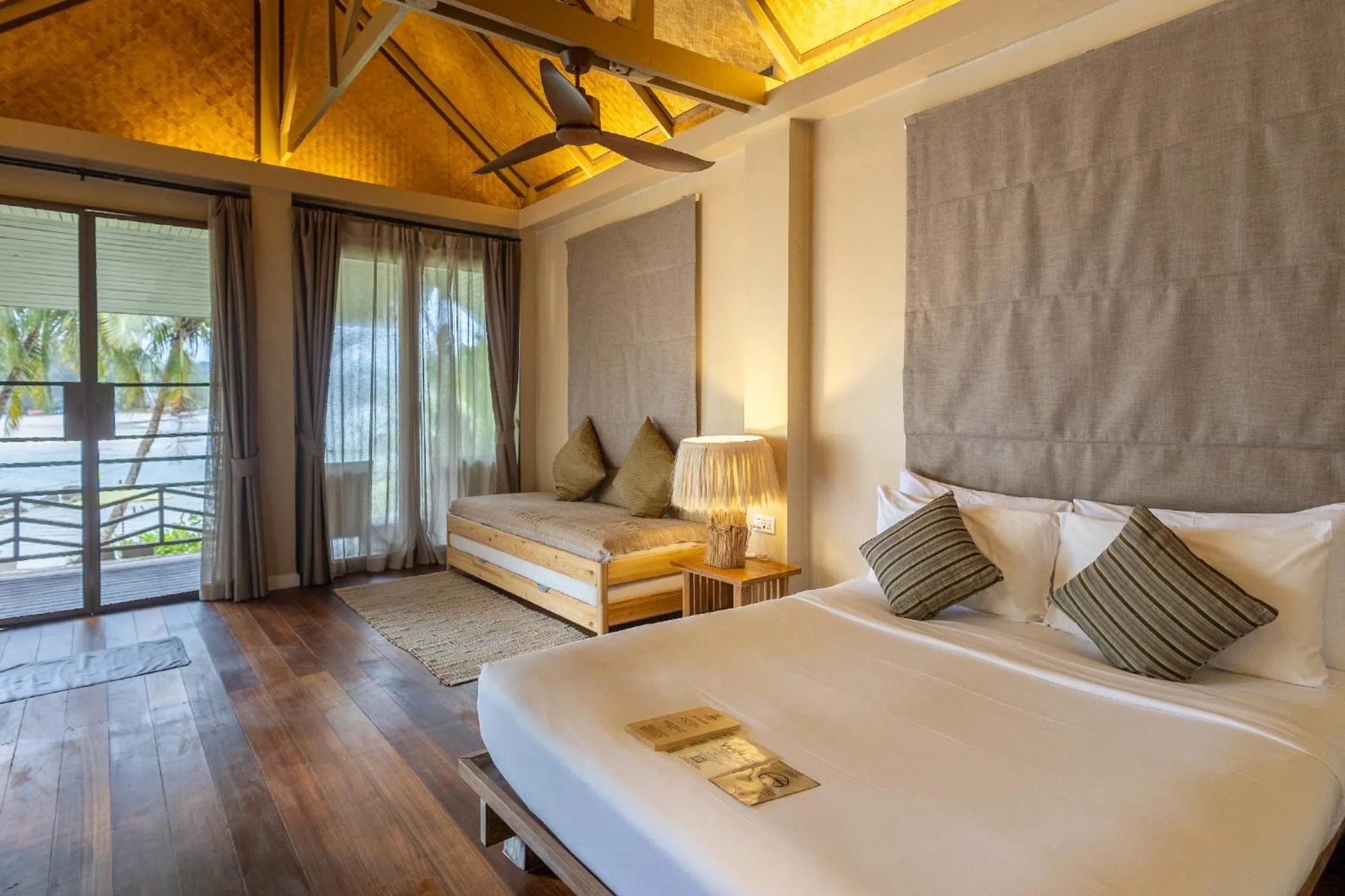 Bed in Tolani Resort Koh Kood