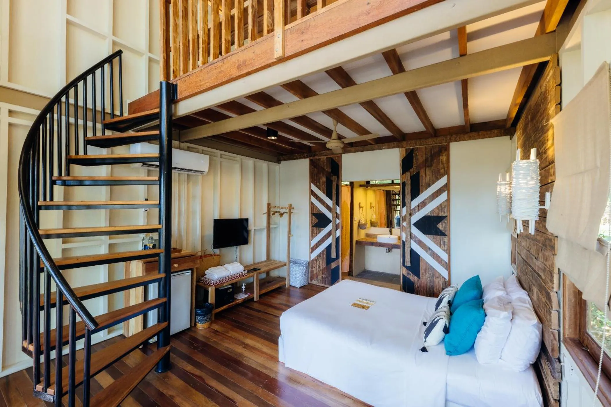 Bed in Tolani Resort Koh Kood