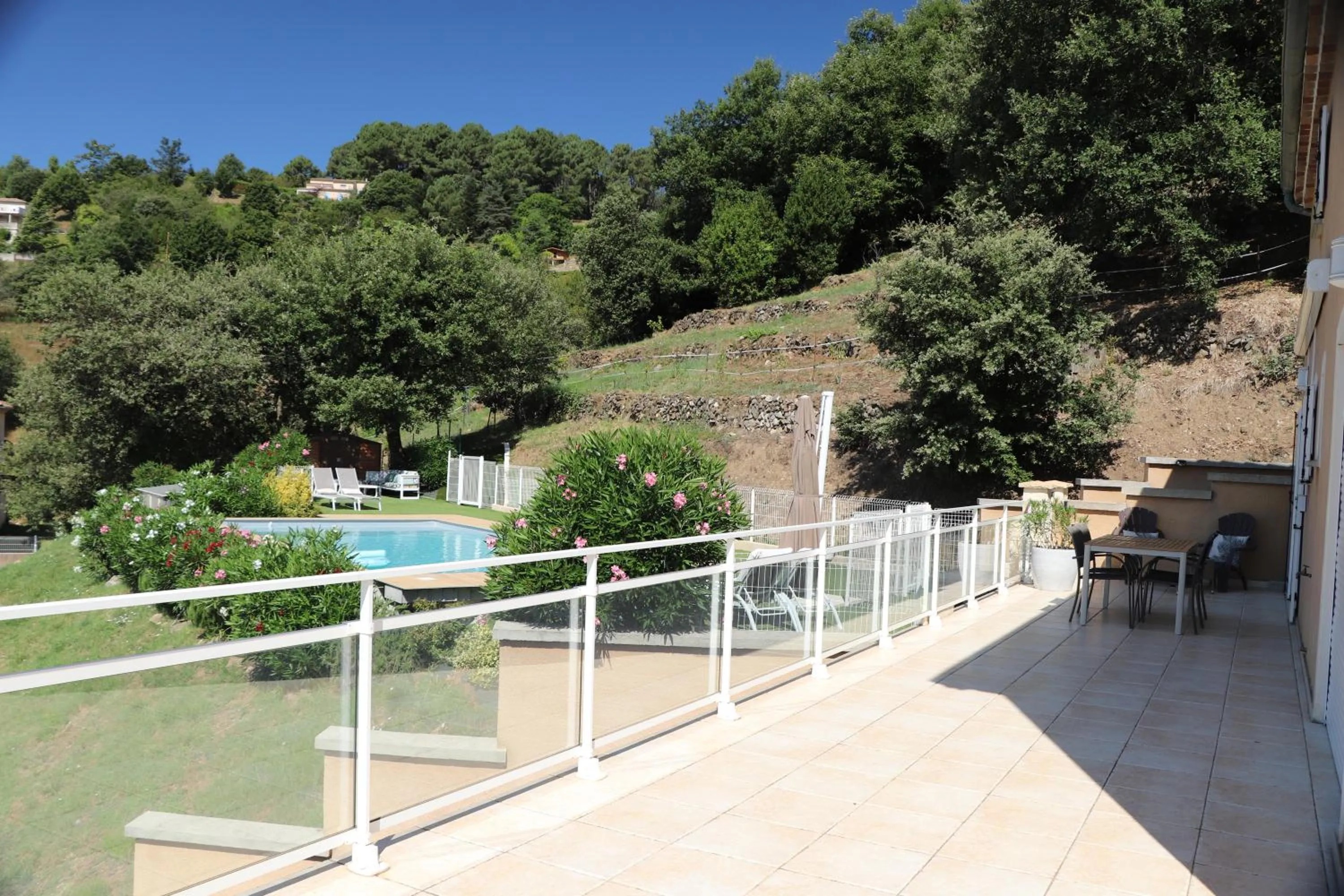 Property building in Les Clos De La Vigne