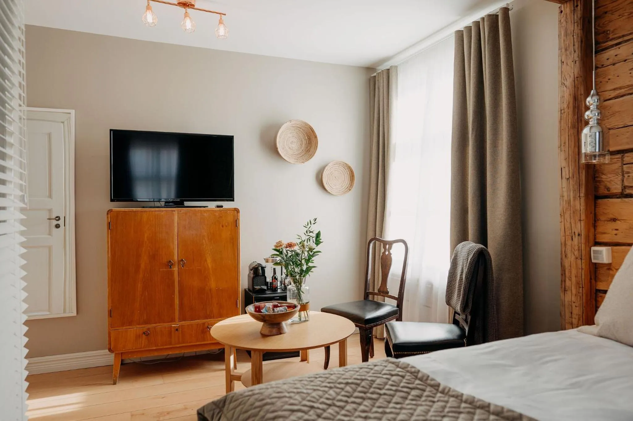 TV and multimedia, Bed in Lillan Hotel & Kök