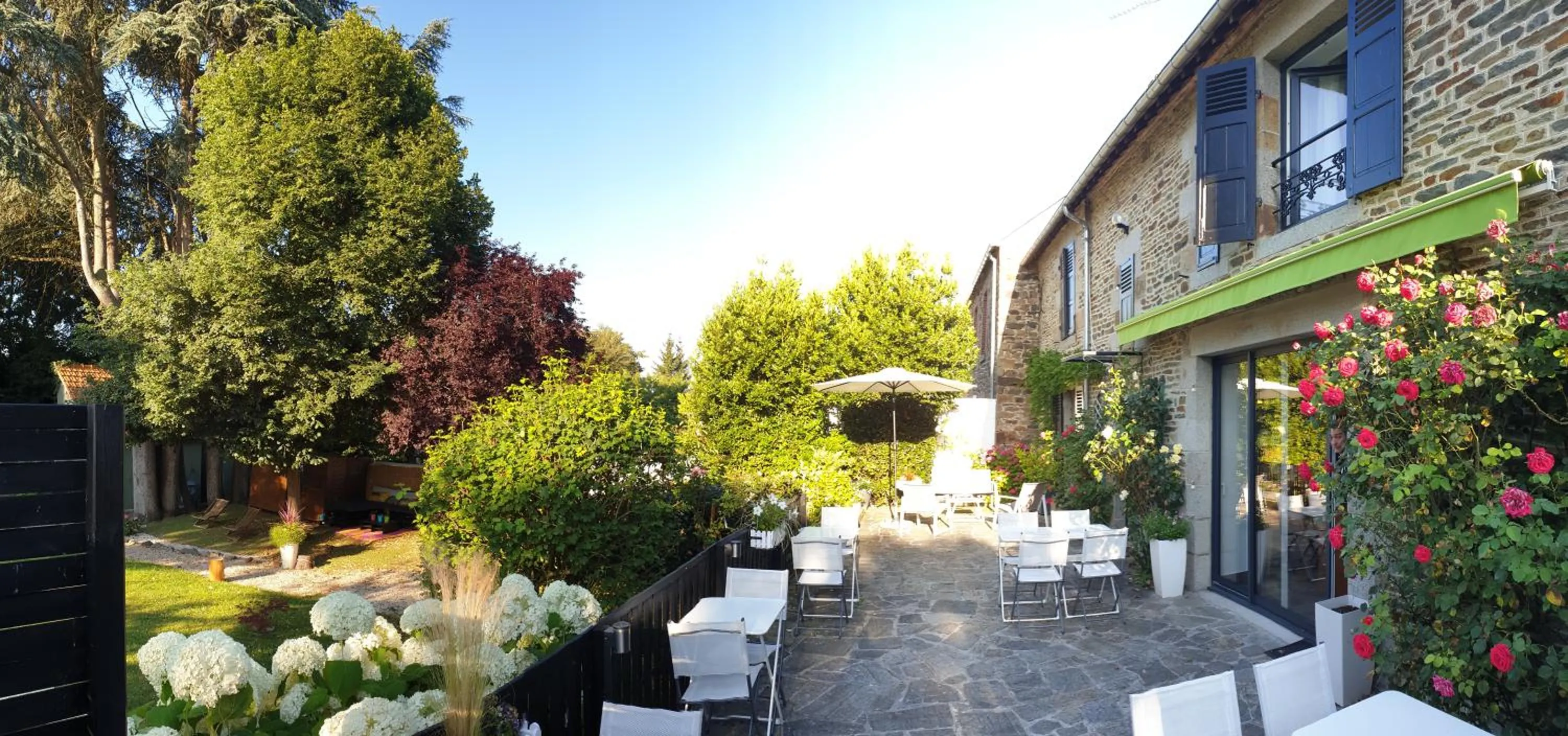 Patio in Mont B&B