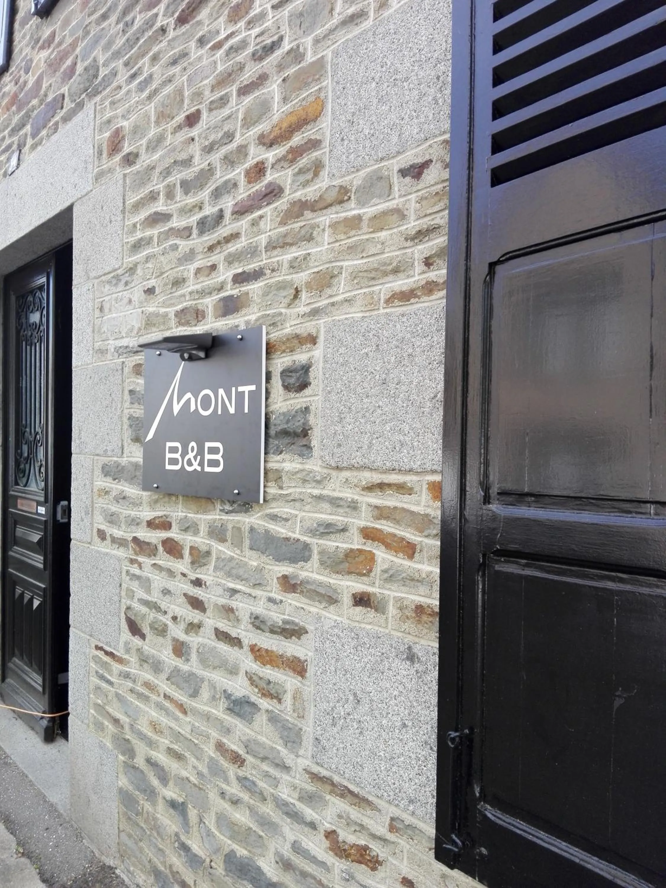 Facade/entrance in Mont B&B