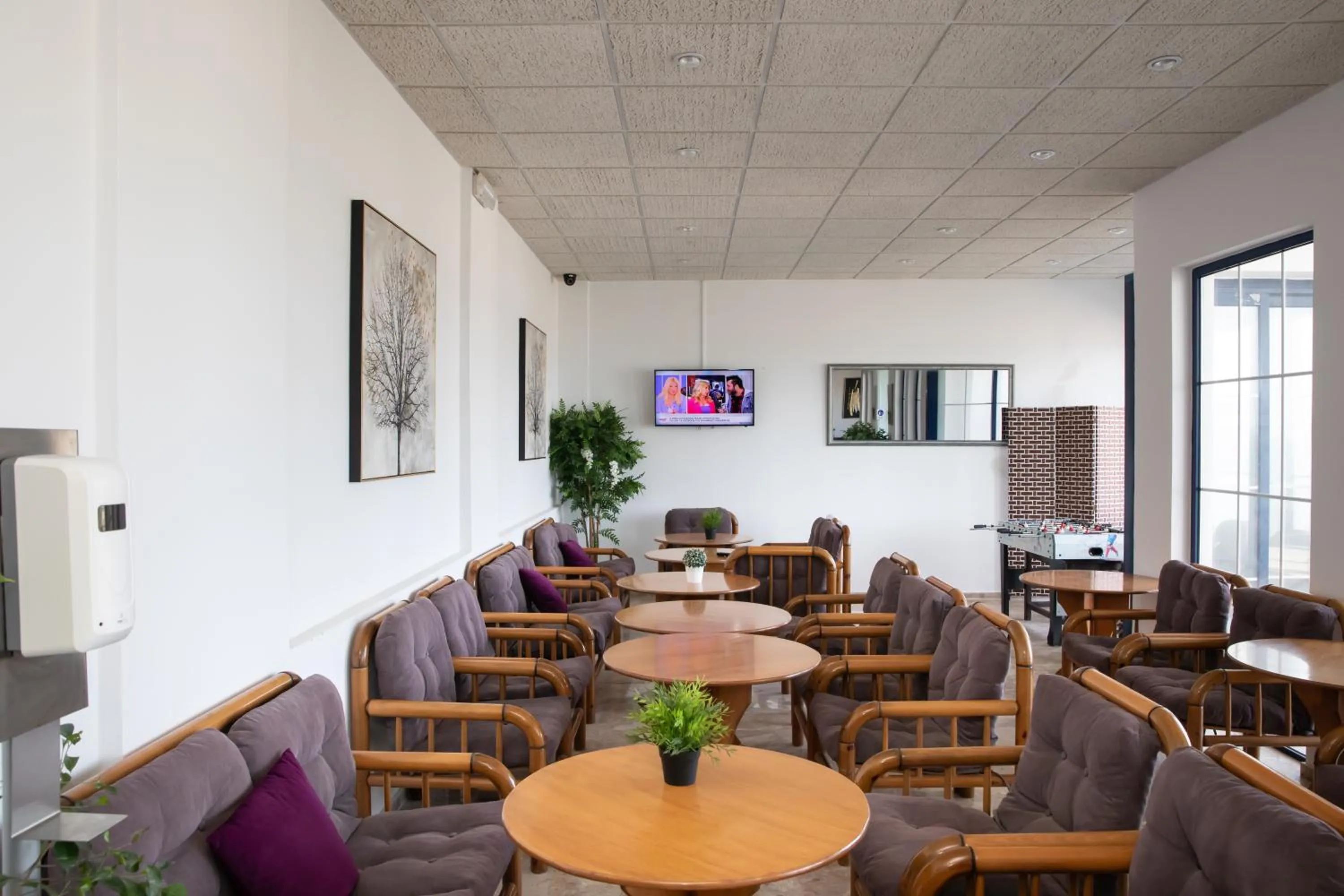 Living room in Sea Breeze Hotel