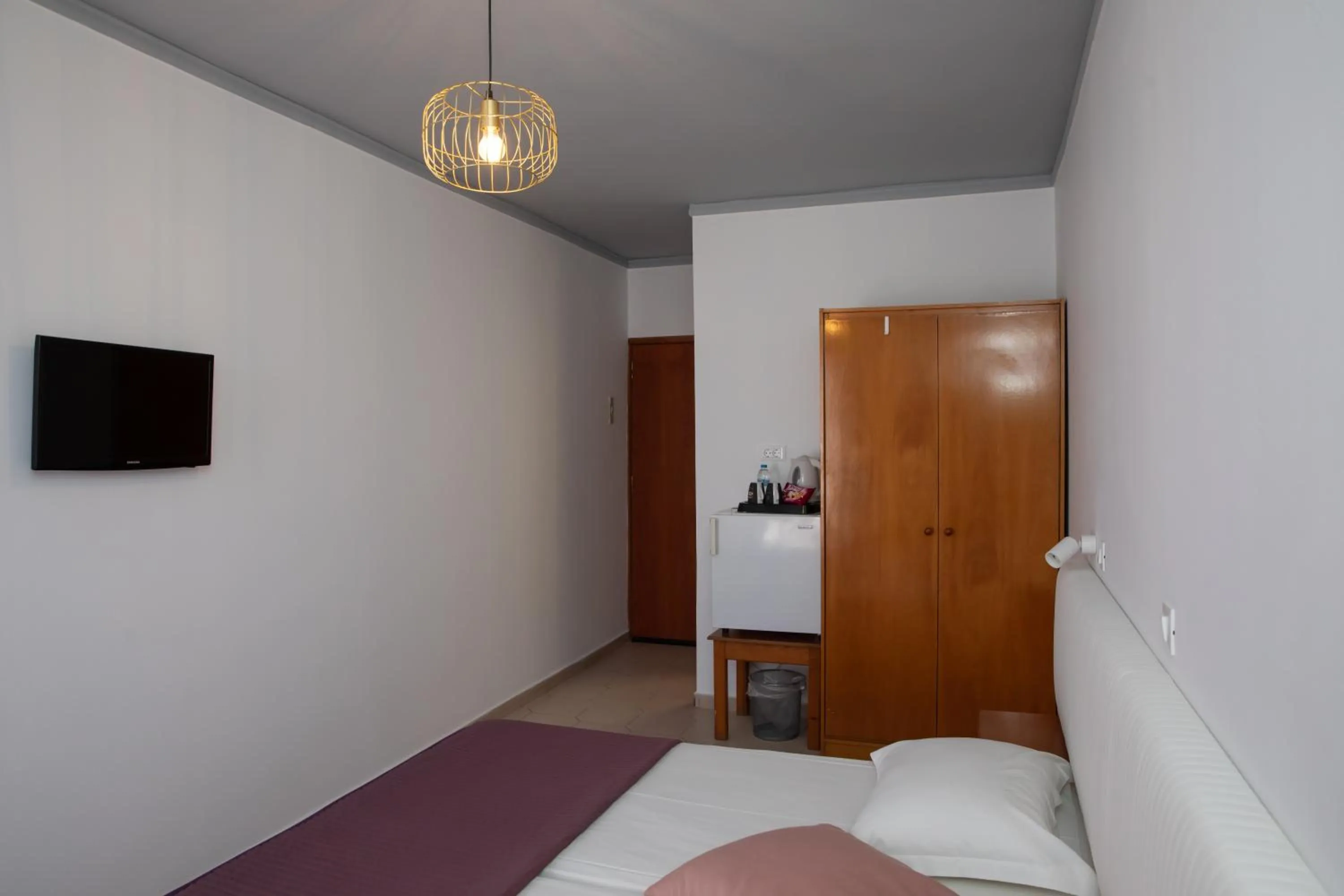 Coffee/tea facilities, Bed in Sea Breeze Hotel