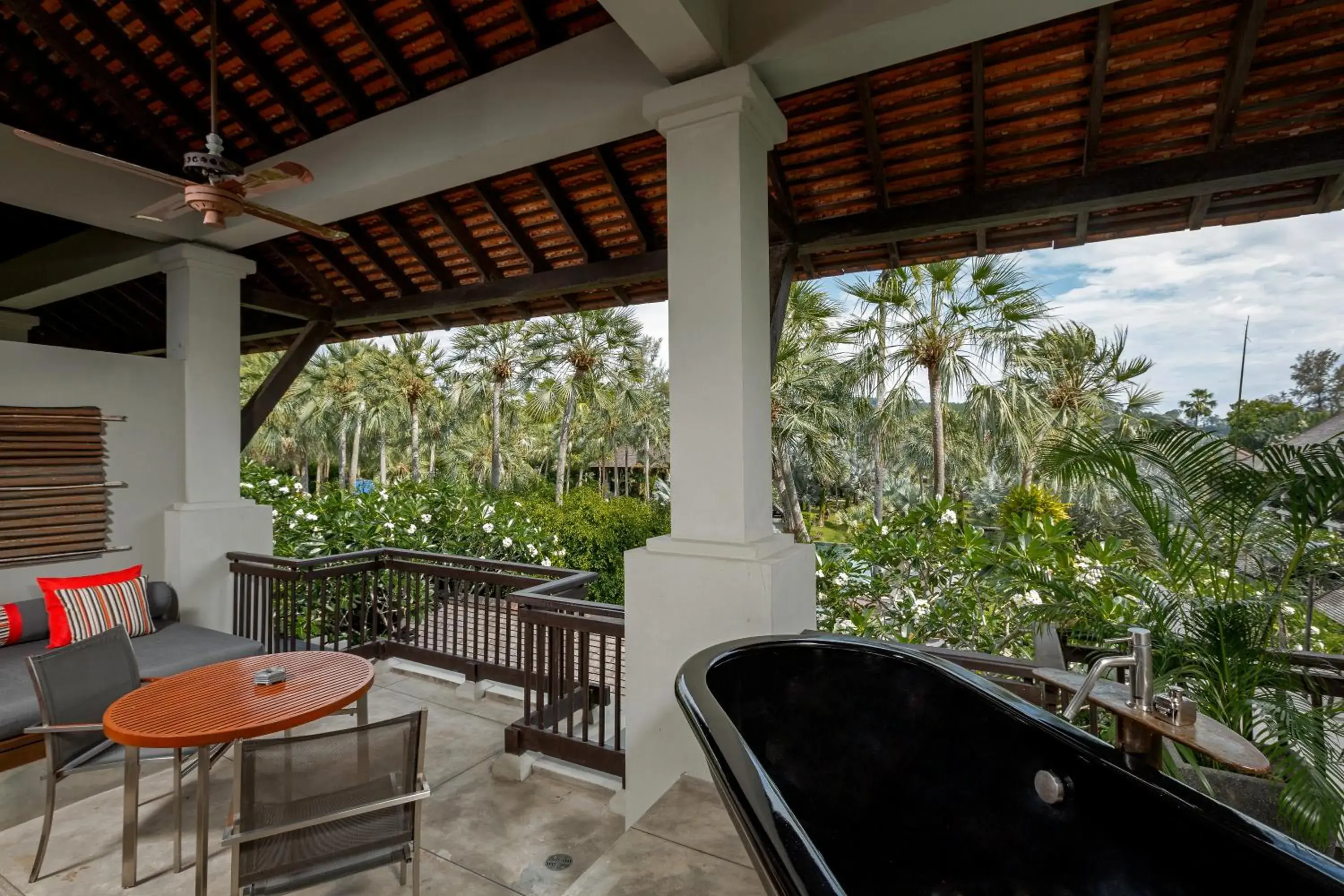 Garden view in The Slate, Phuket Garden view in The Slate, Phuket