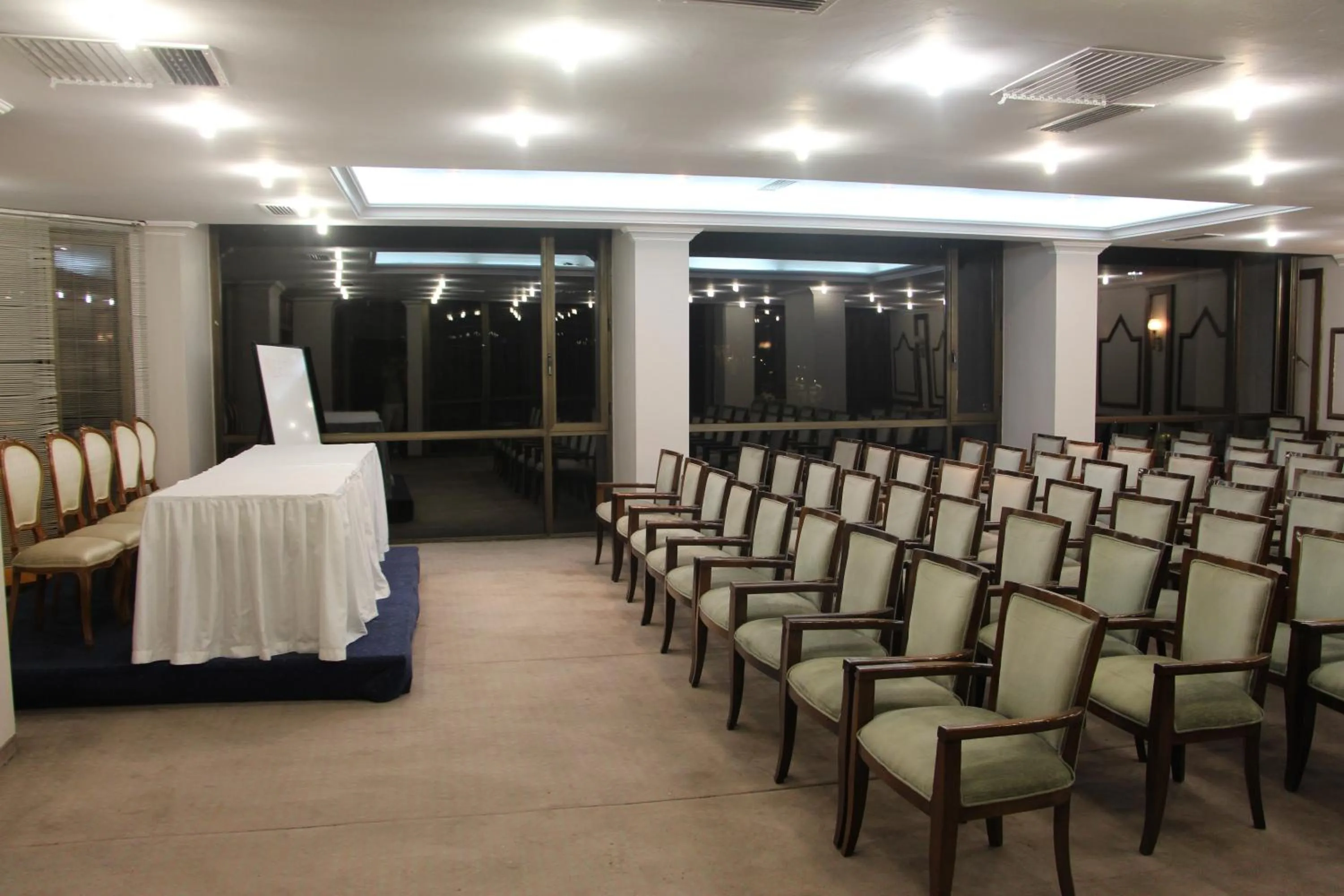 Meeting/conference room in Akyuz Hotel