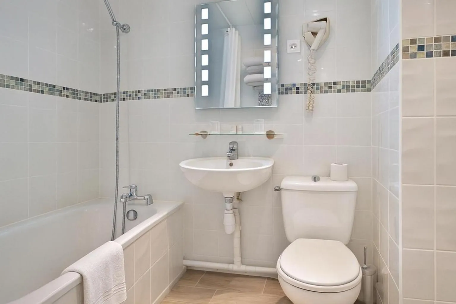 Toilet in Hotel Arc Paris Porte d'Orléans