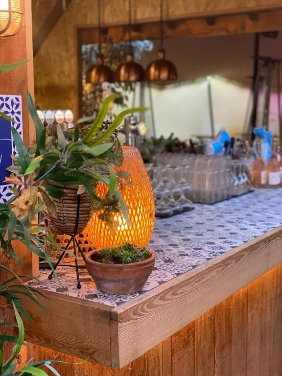 Restaurant/places to eat in The Admirals Inn Guest House