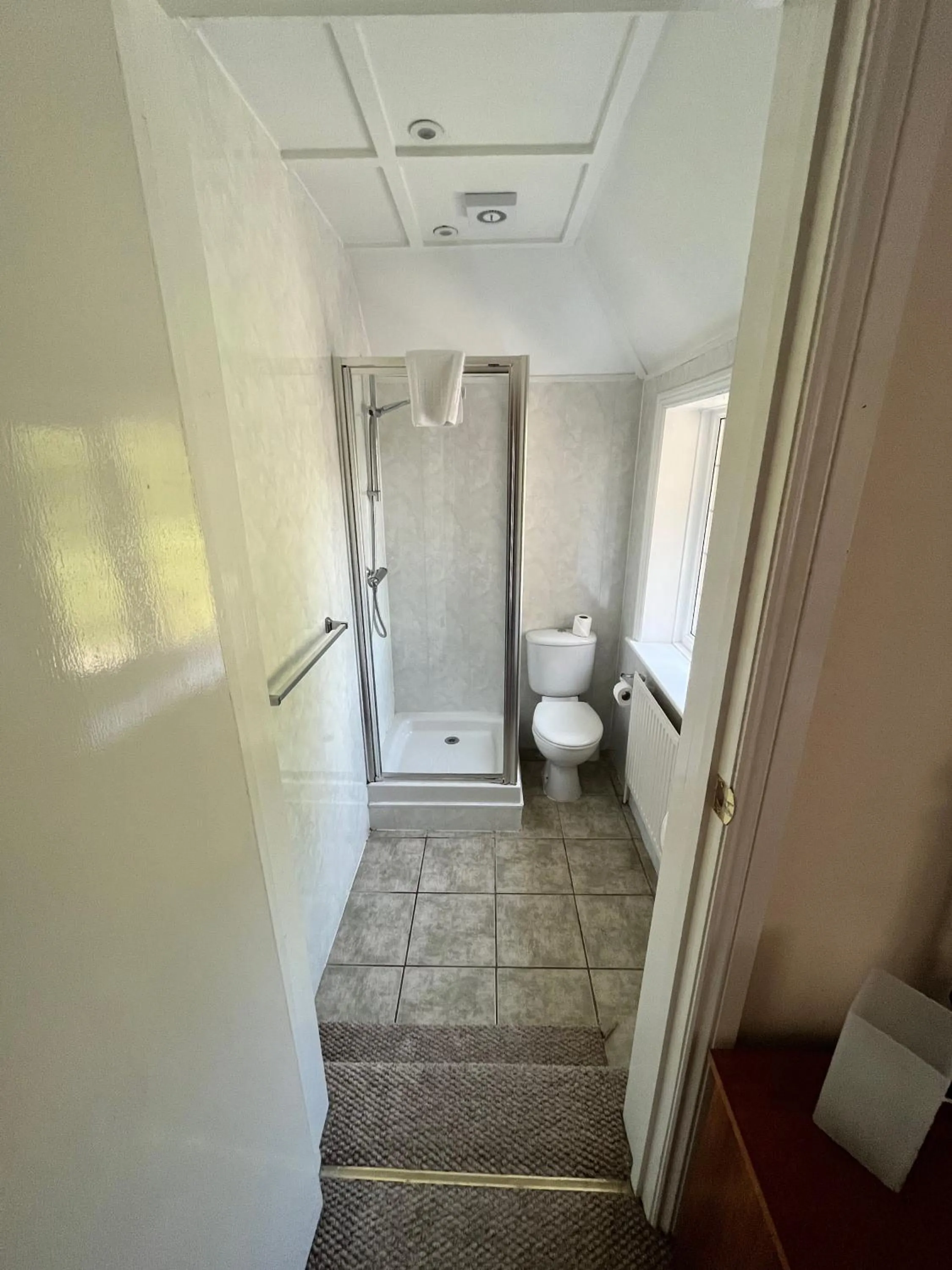 Bathroom in The Admirals Inn Guest House