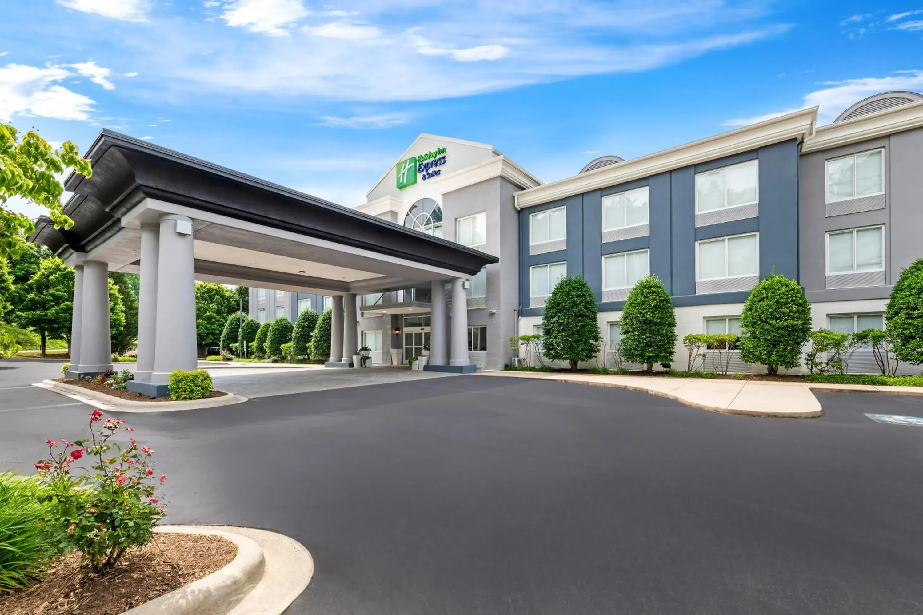 Property building in Holiday Inn Express & Suites Sylva / Dillsboro by IHG Property building in Holiday Inn Express & Suites Sylva / Dillsboro by IHG