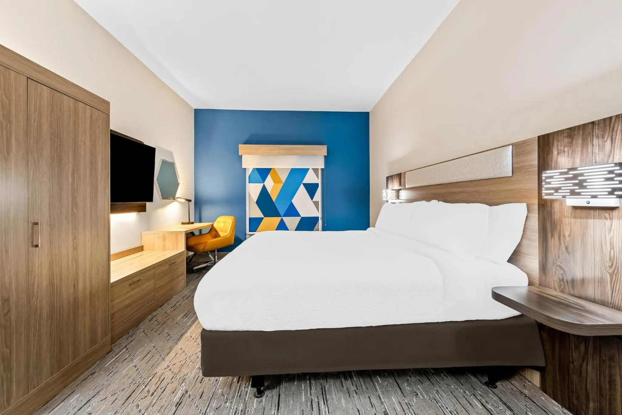 Photo of the whole room, Bed in Holiday Inn Express & Suites Sylva / Dillsboro by IHG