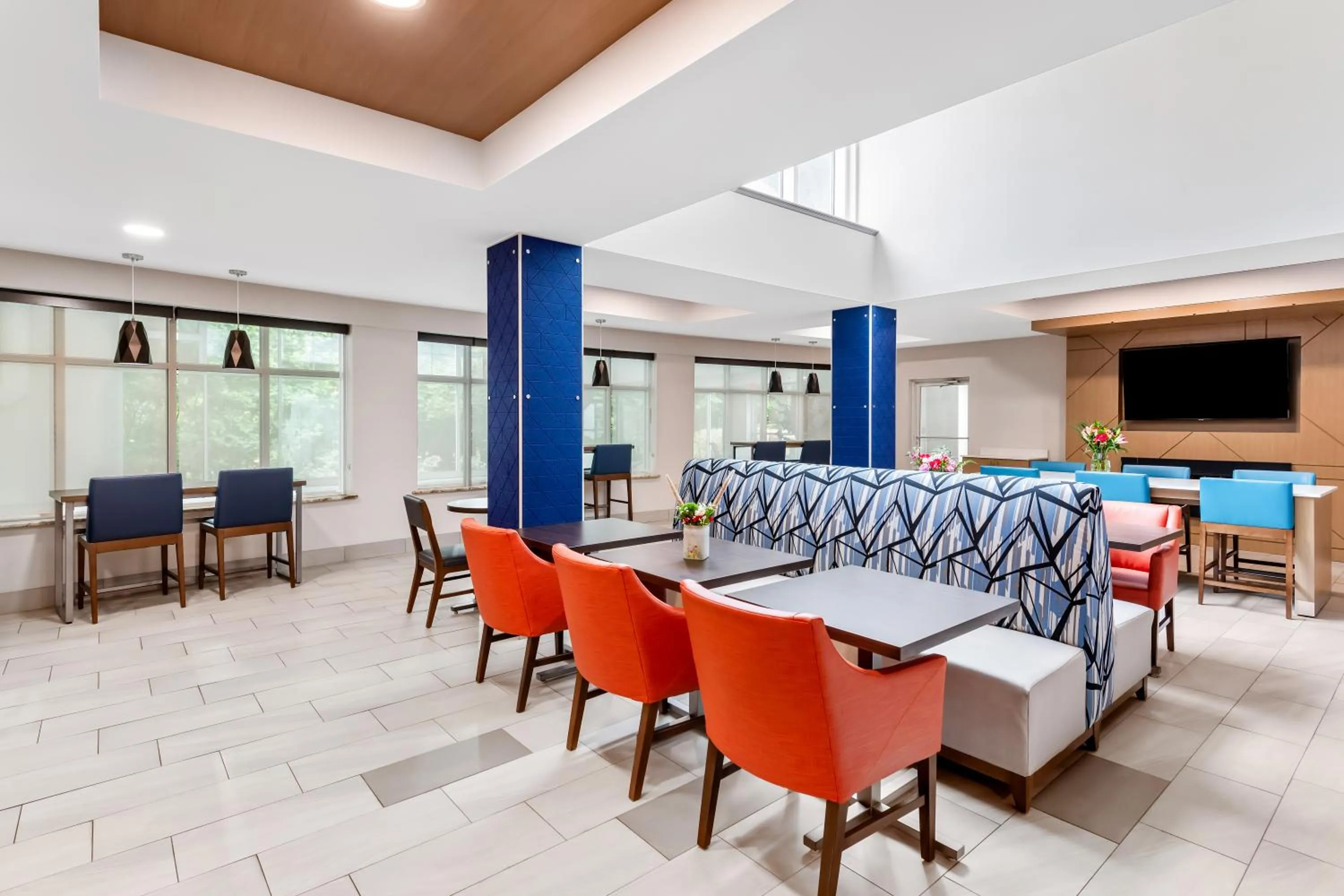 Breakfast in Holiday Inn Express & Suites Sylva / Dillsboro by IHG