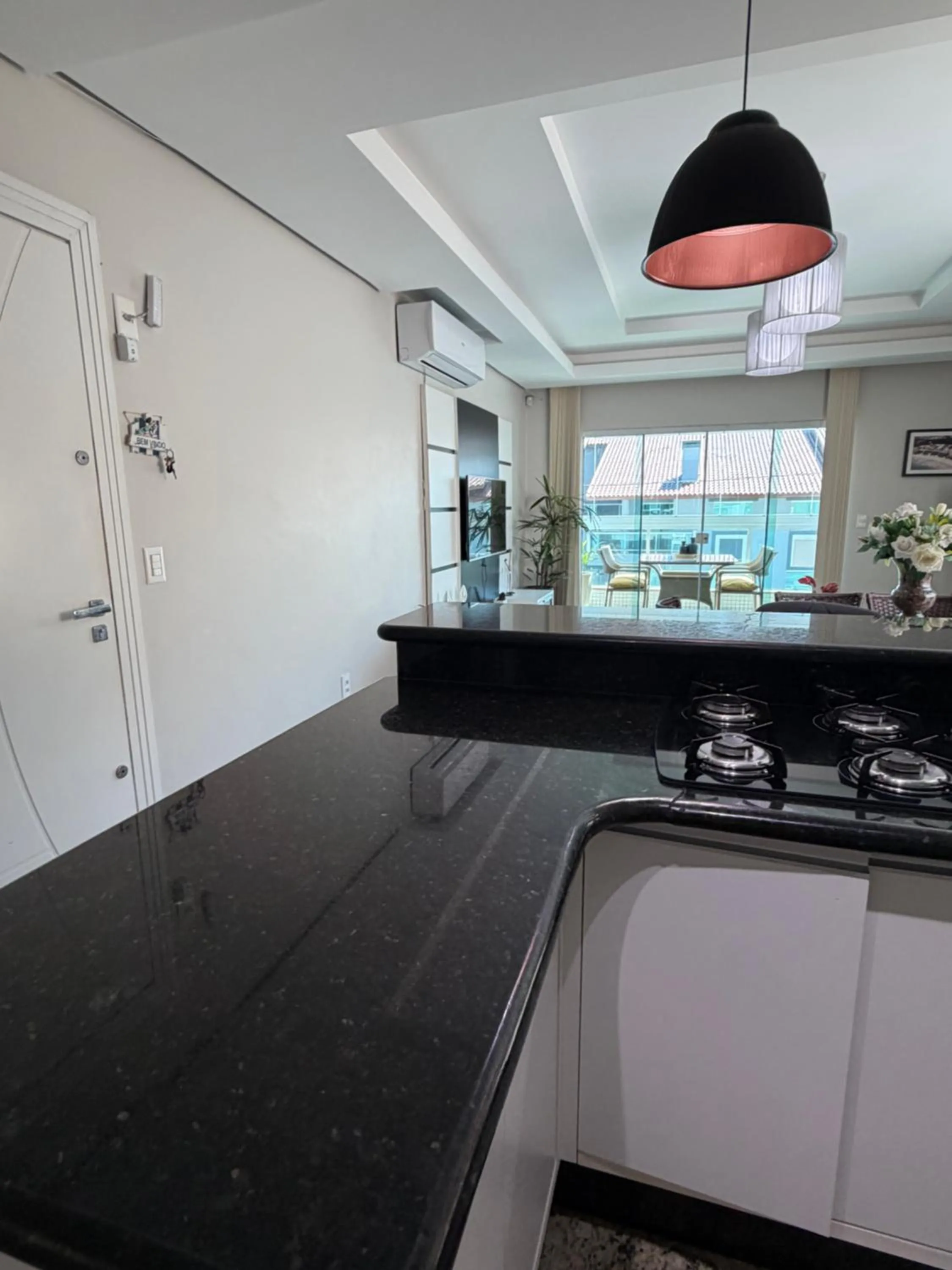4 ILHAS, 2 SUITES, 2 GARAGENS