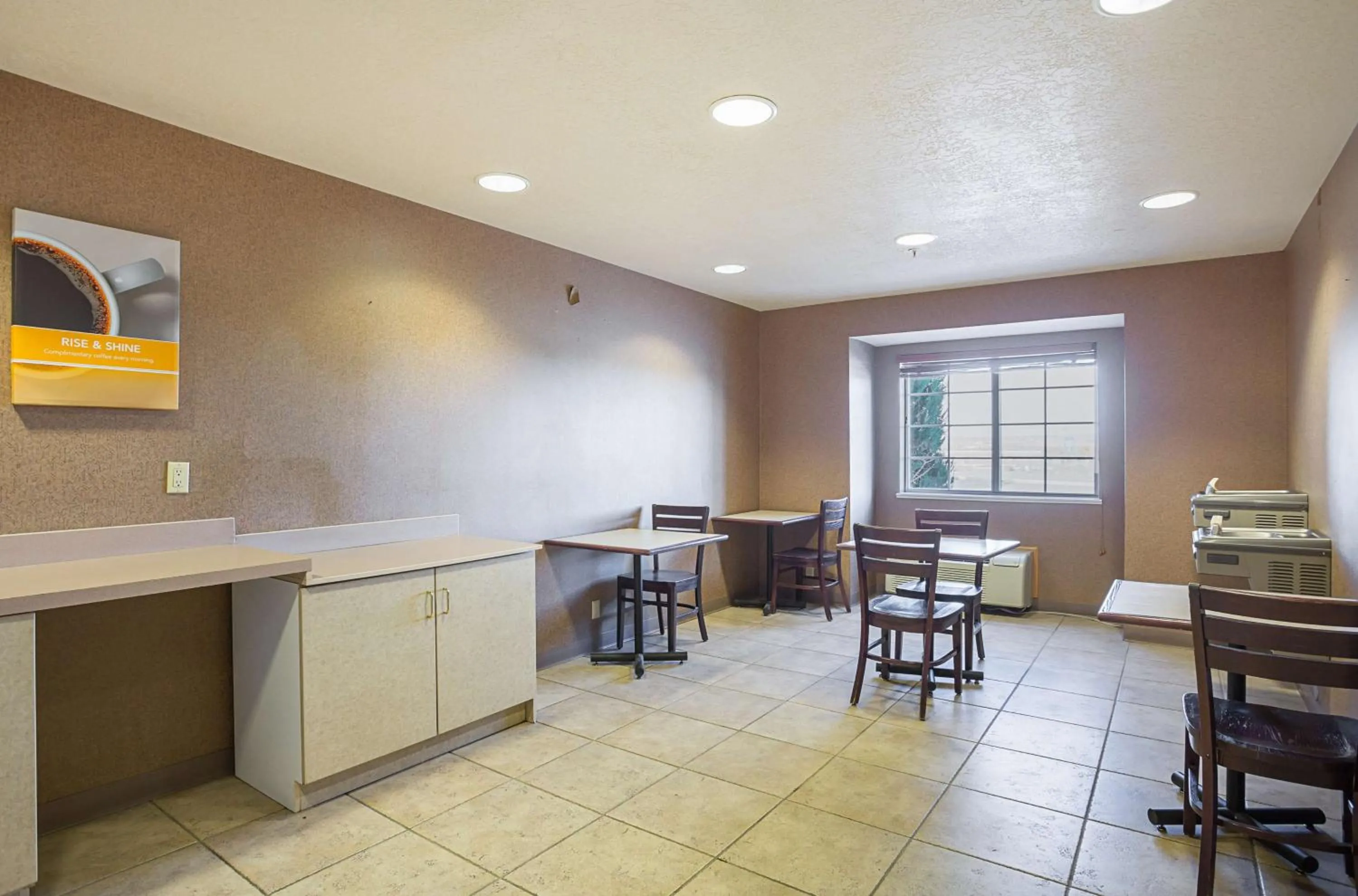 Coffee/tea facilities in Motel 6-Bernalillo, NM