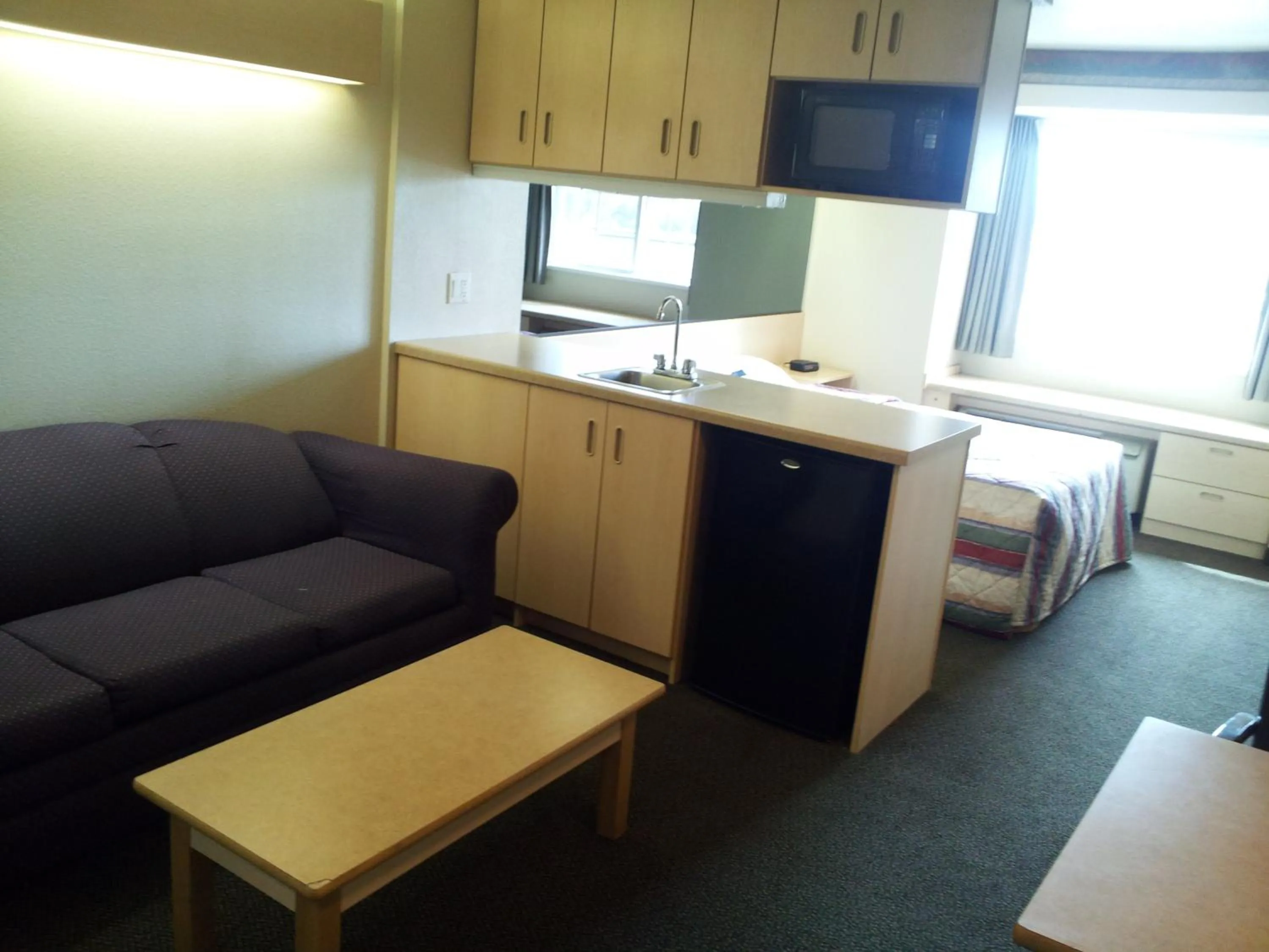 Photo of the whole room in Motel 6-Bernalillo, NM