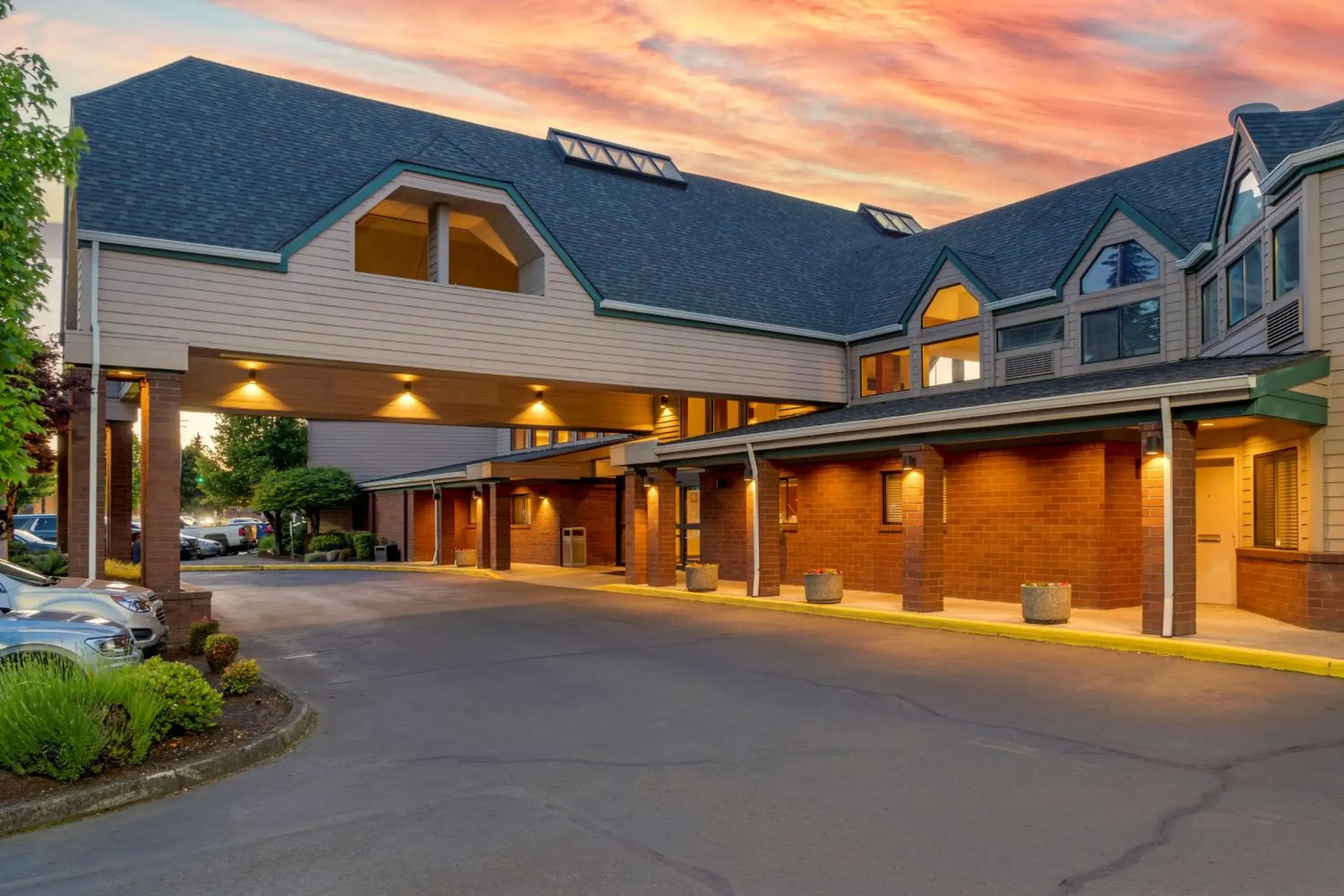 Property building in Best Western Pony Soldier Property building in Best Western Pony Soldier