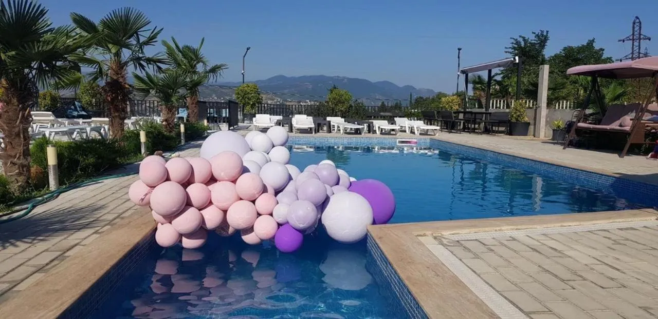 Safari House Tbilisi Wine & Family Hotel