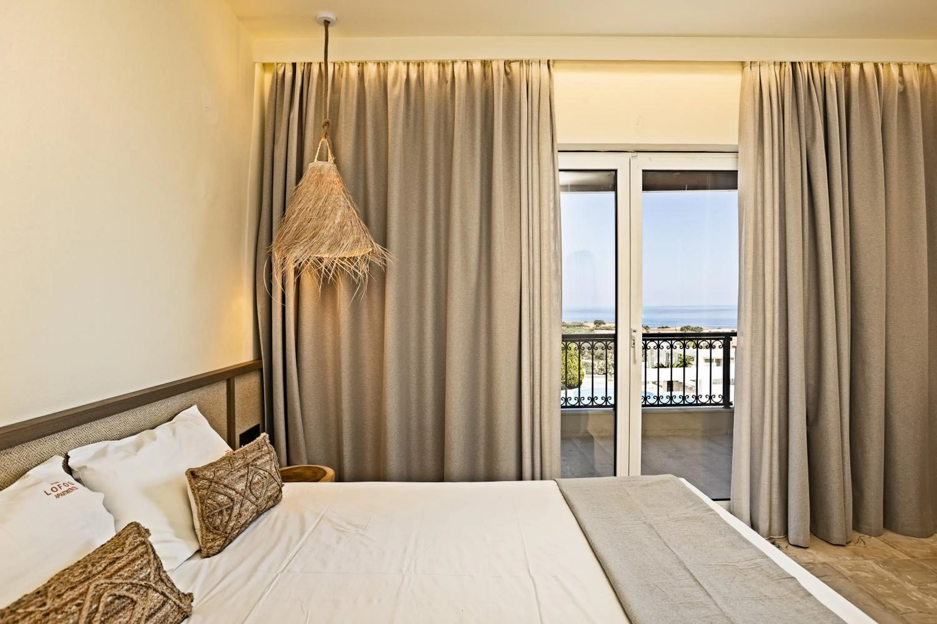 Bed in Lofos Panorama Apartments