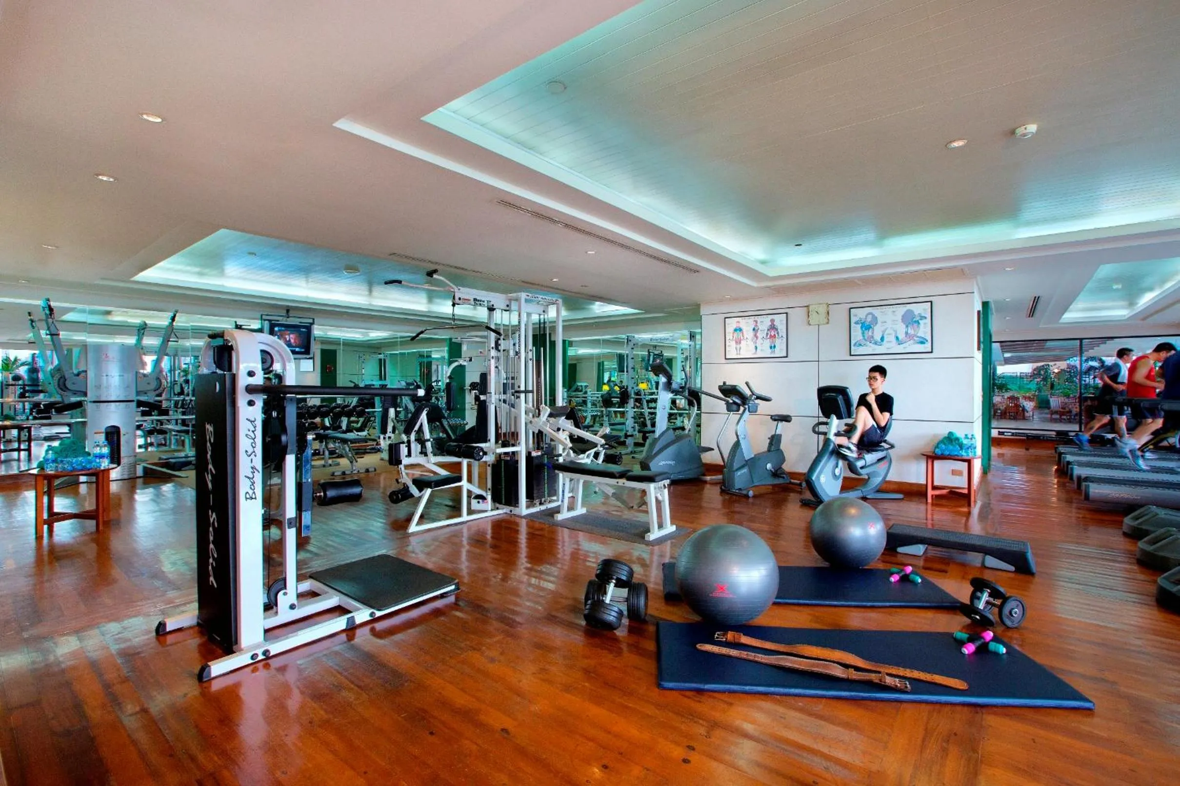 Fitness centre/facilities in Golden Tulip Sovereign Hotel Bangkok