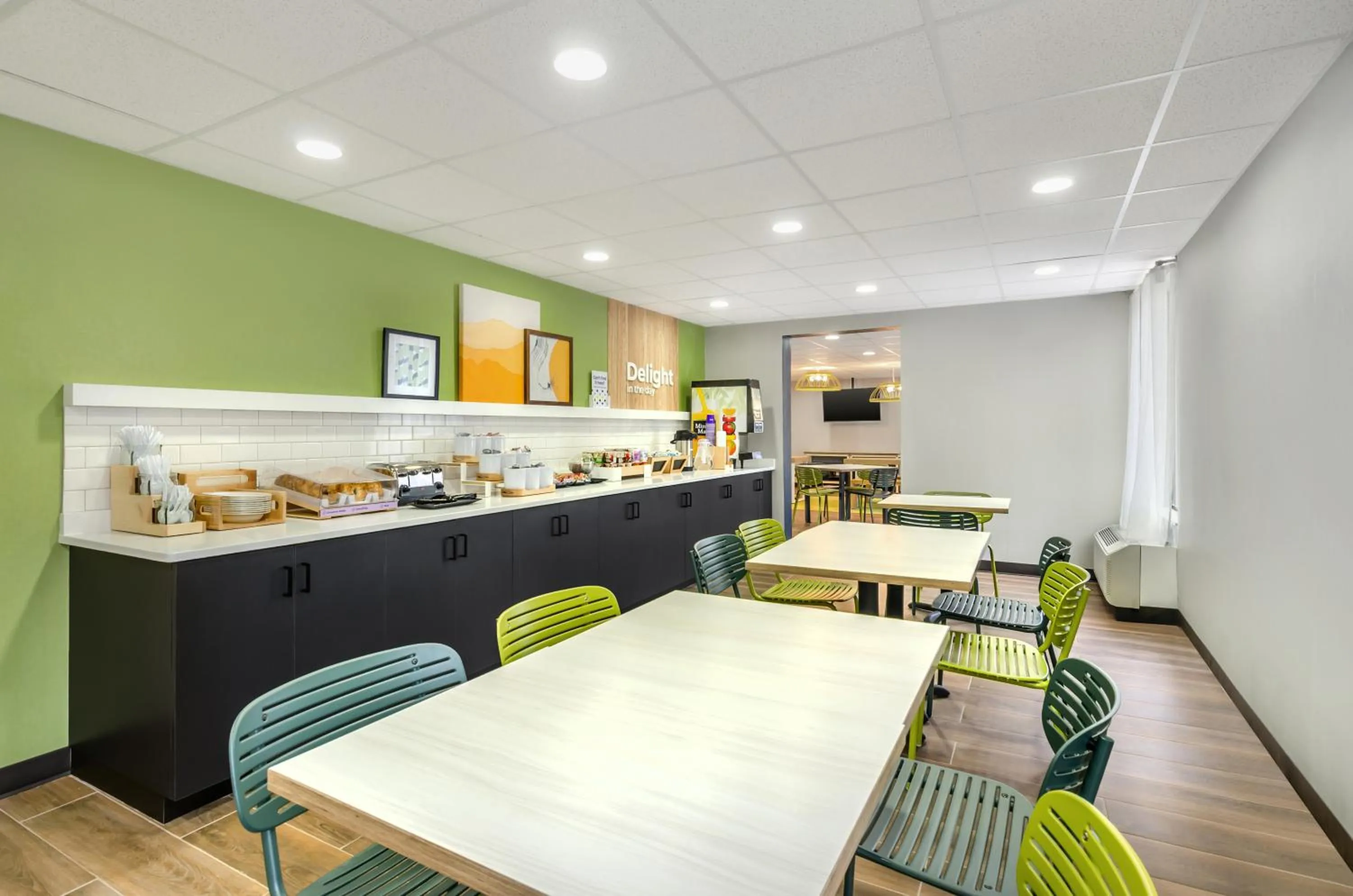 Breakfast in Spark By Hilton Roanoke Airport