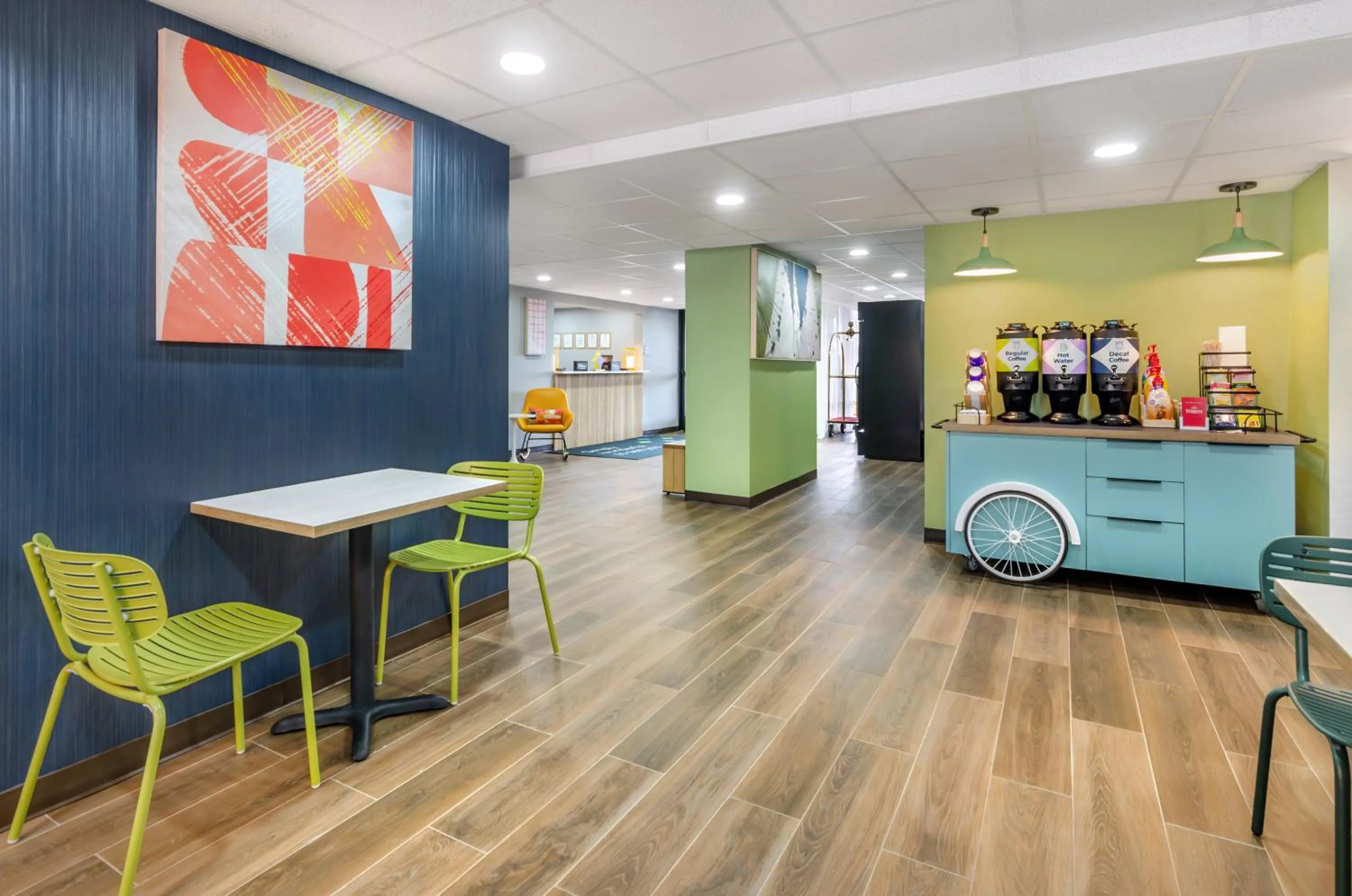 Coffee/tea facilities in Spark By Hilton Roanoke Airport