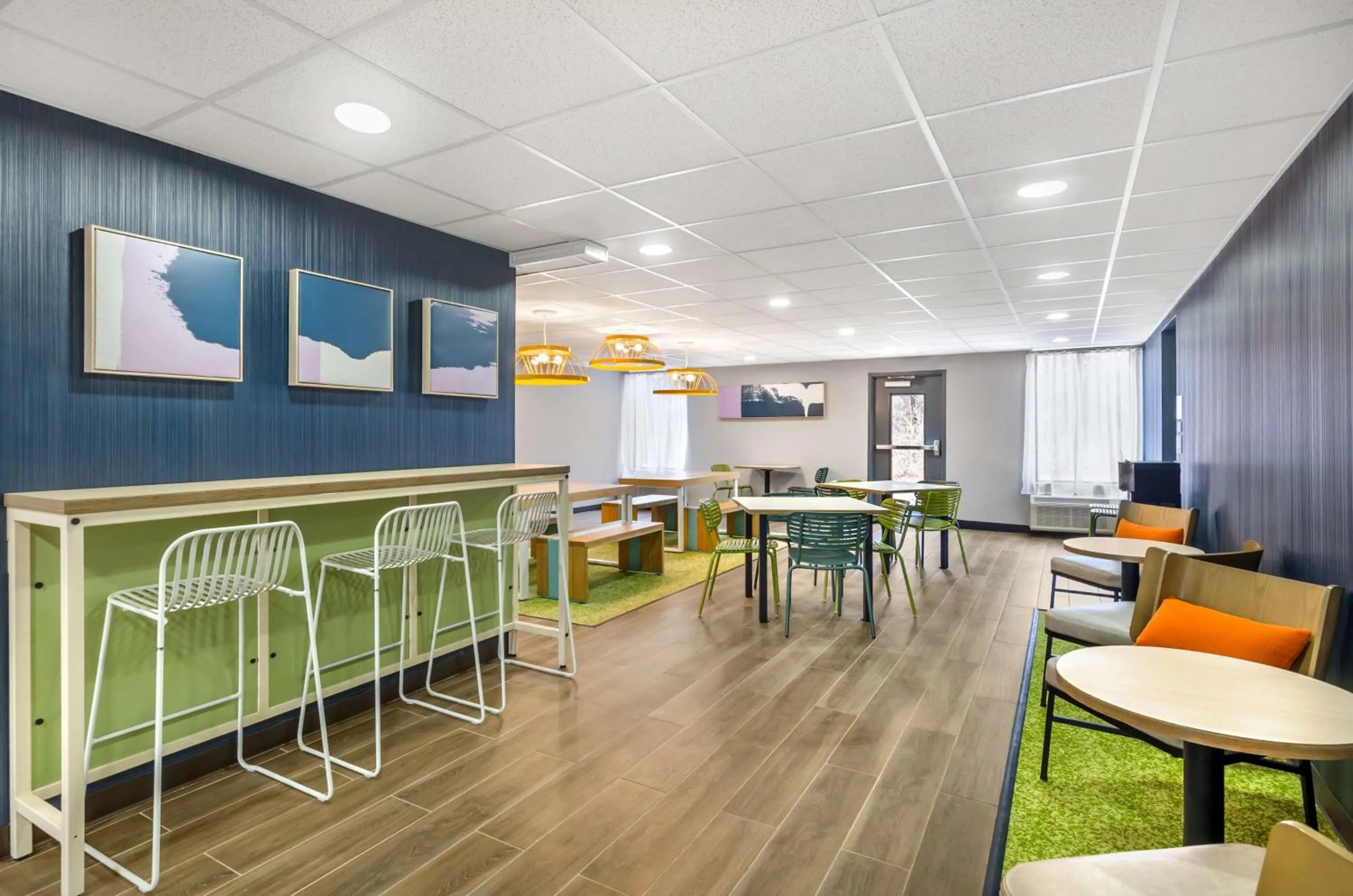 Breakfast in Spark By Hilton Roanoke Airport